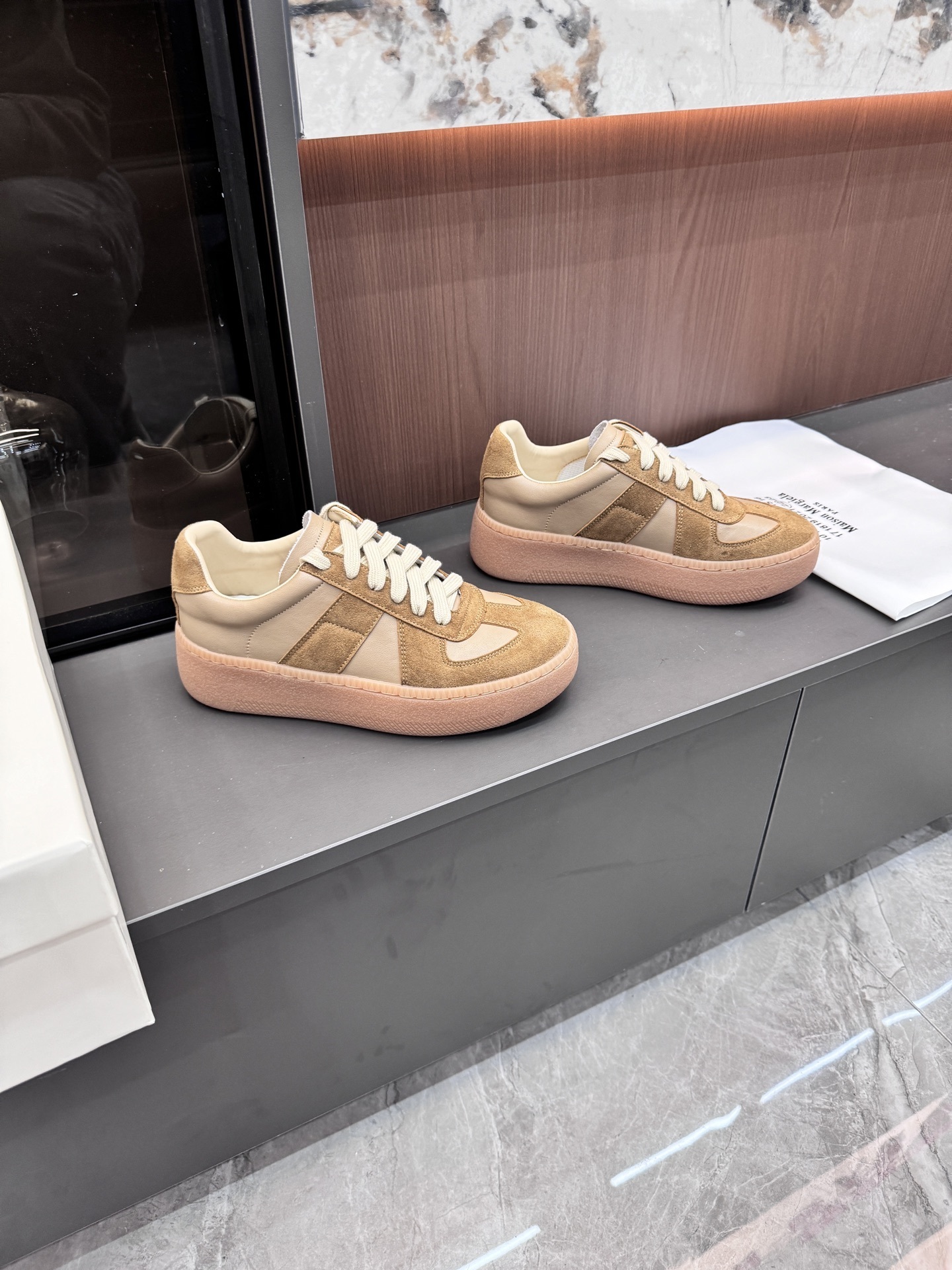 A0PW  $55.88  SIZE 35-40 gallery