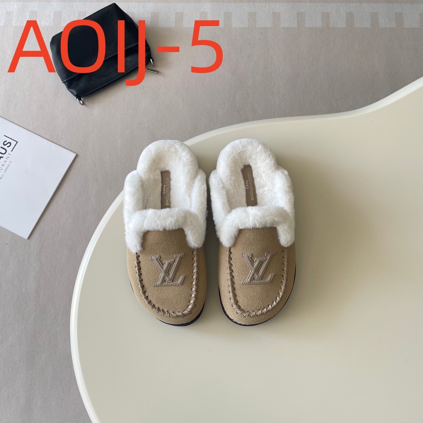 AOIJ  $53.88  SIZE 35-44 gallery