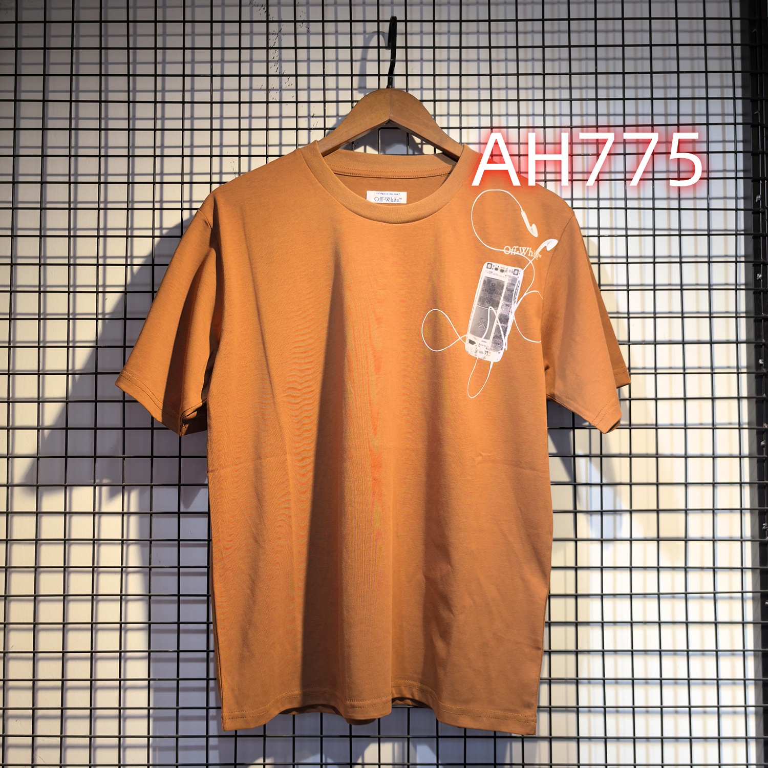 AH774 off-white short sleeve T-shirt gallery