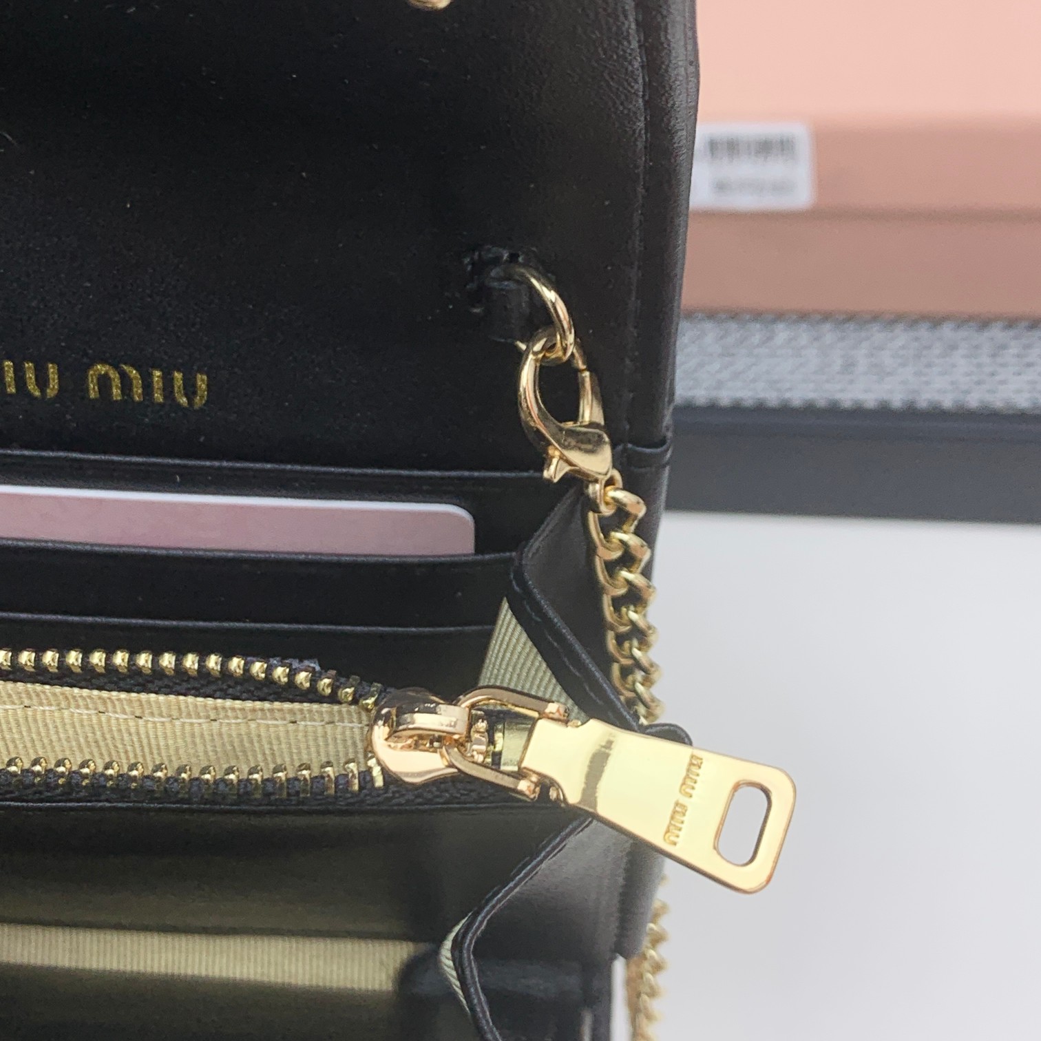 AM917 Miu miu Bag gallery