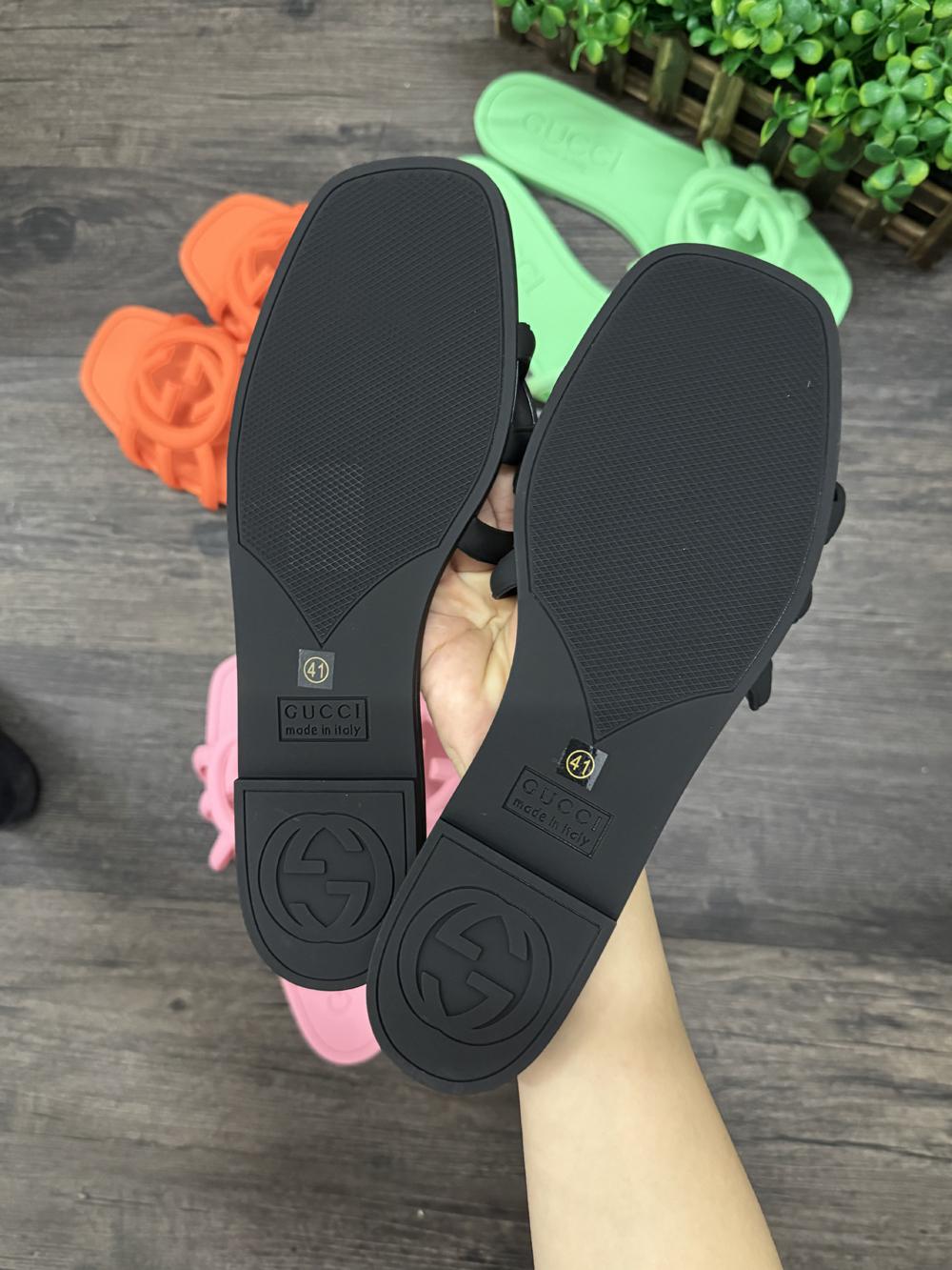 AO051 Gucci Slipper gallery