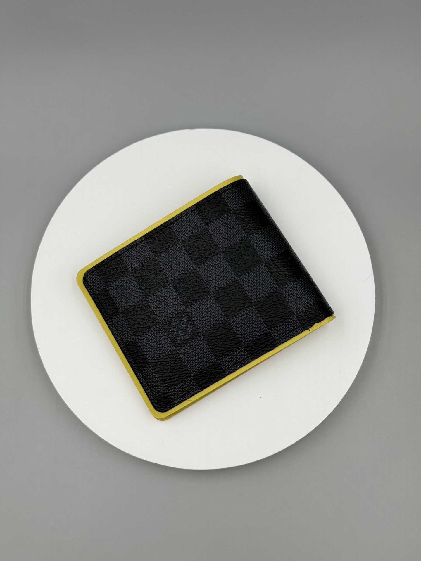 HDA3581 LV wallet gallery