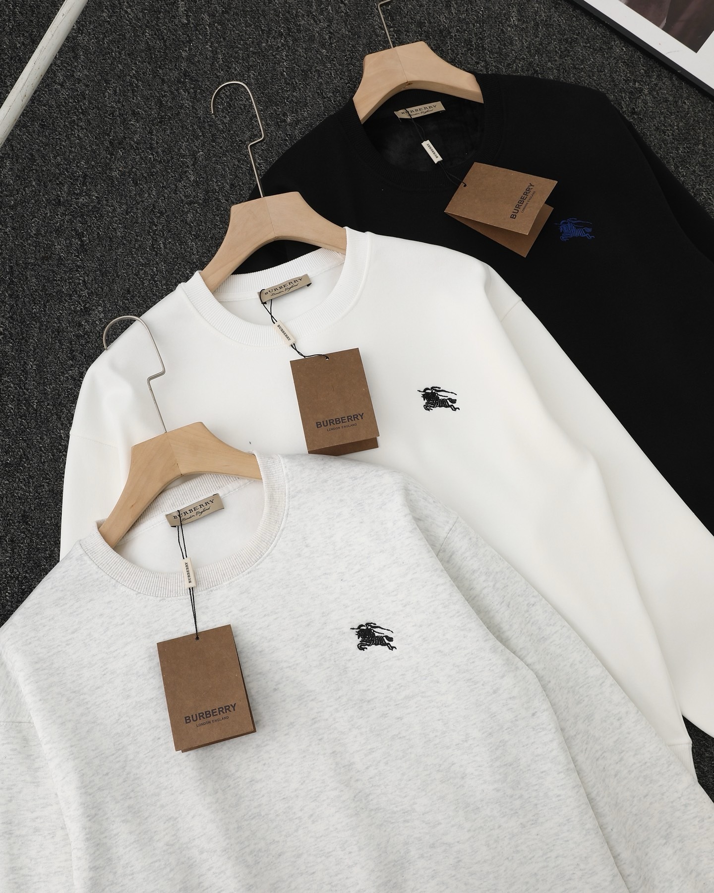 HDA6930 BURBERRY sweatshirt gallery