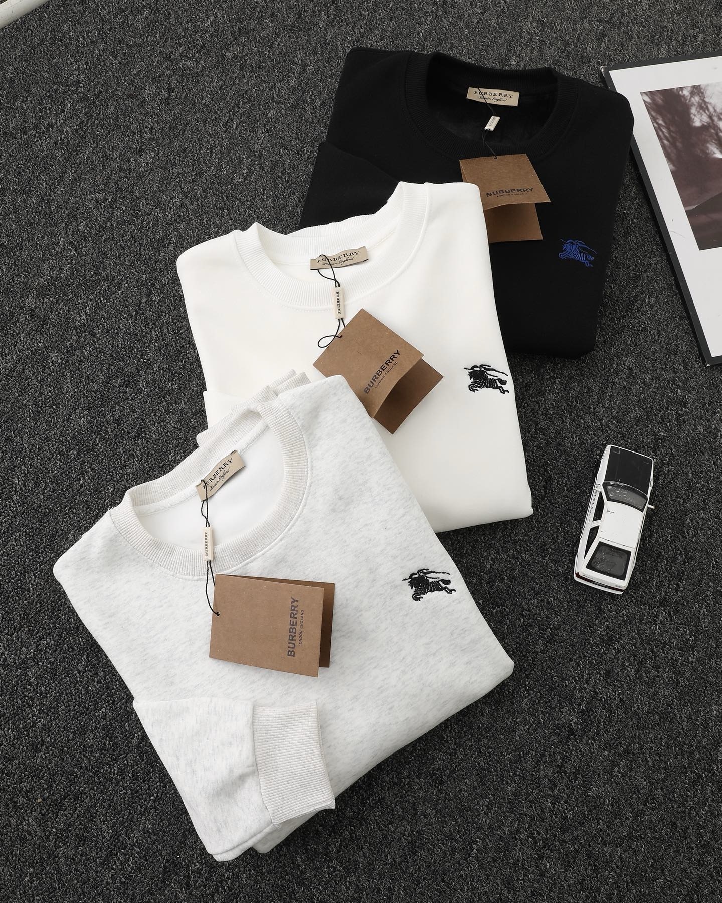 HDA6930 BURBERRY sweatshirt gallery