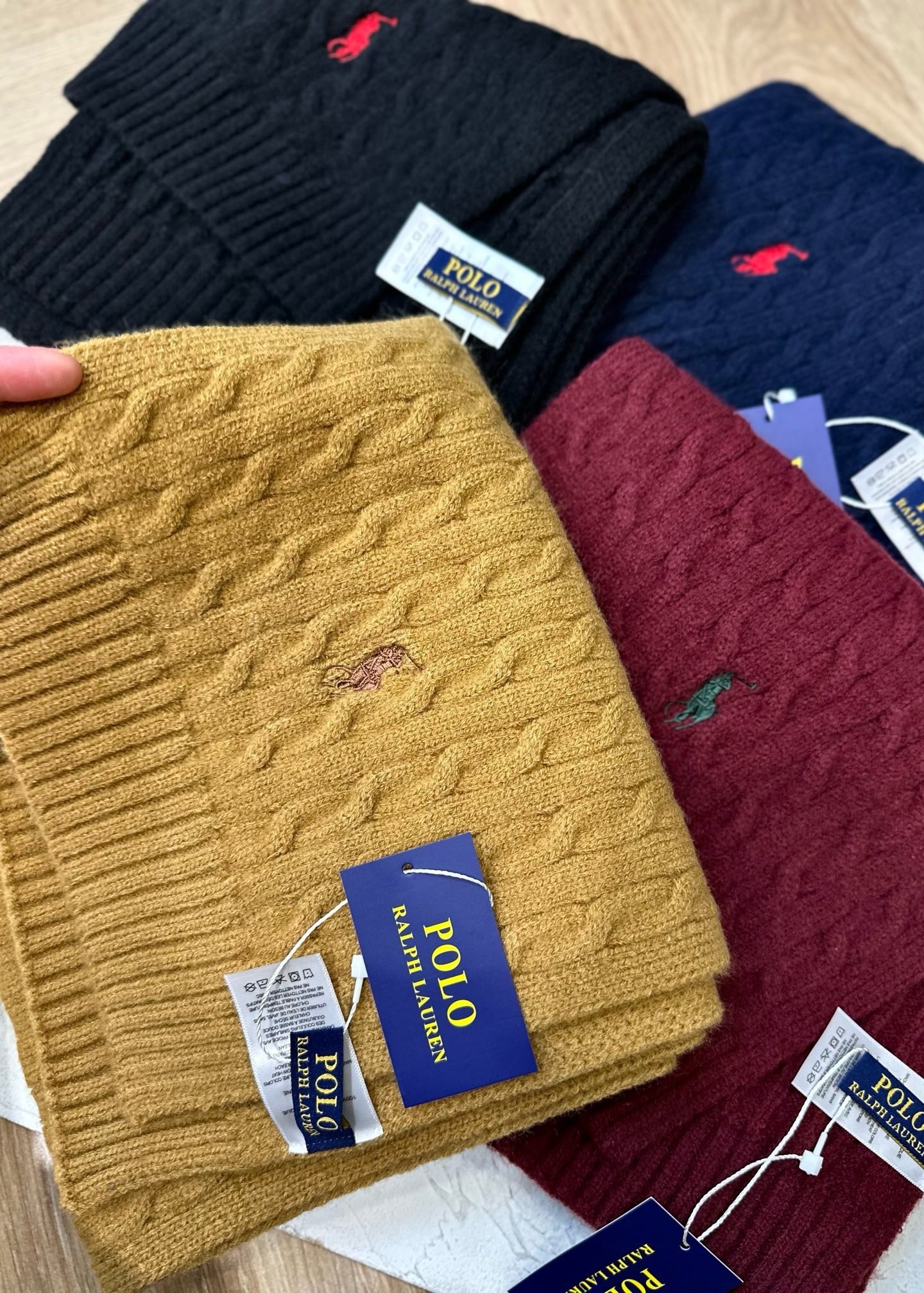 HDA6951 POLO scarf gallery