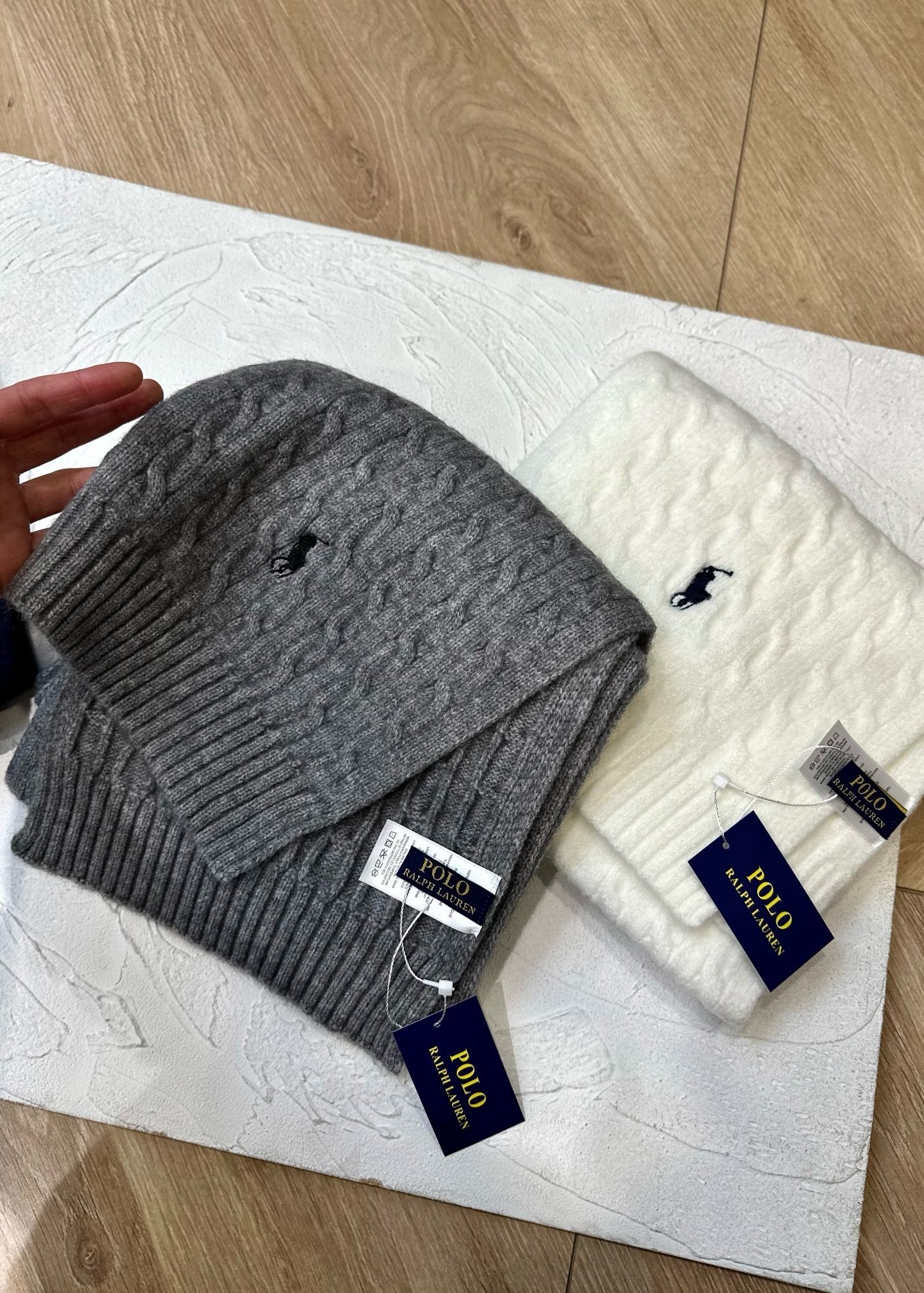 HDA6951 POLO scarf gallery