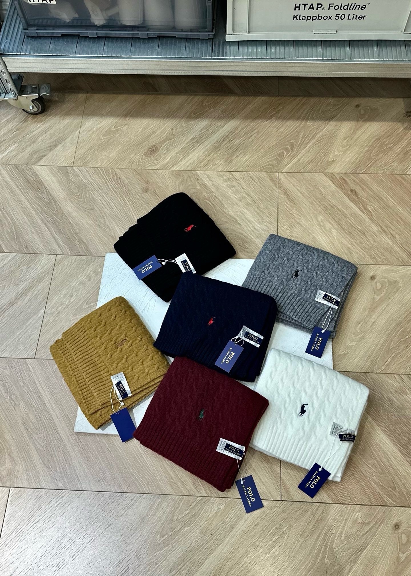 HDA6951 POLO scarf gallery