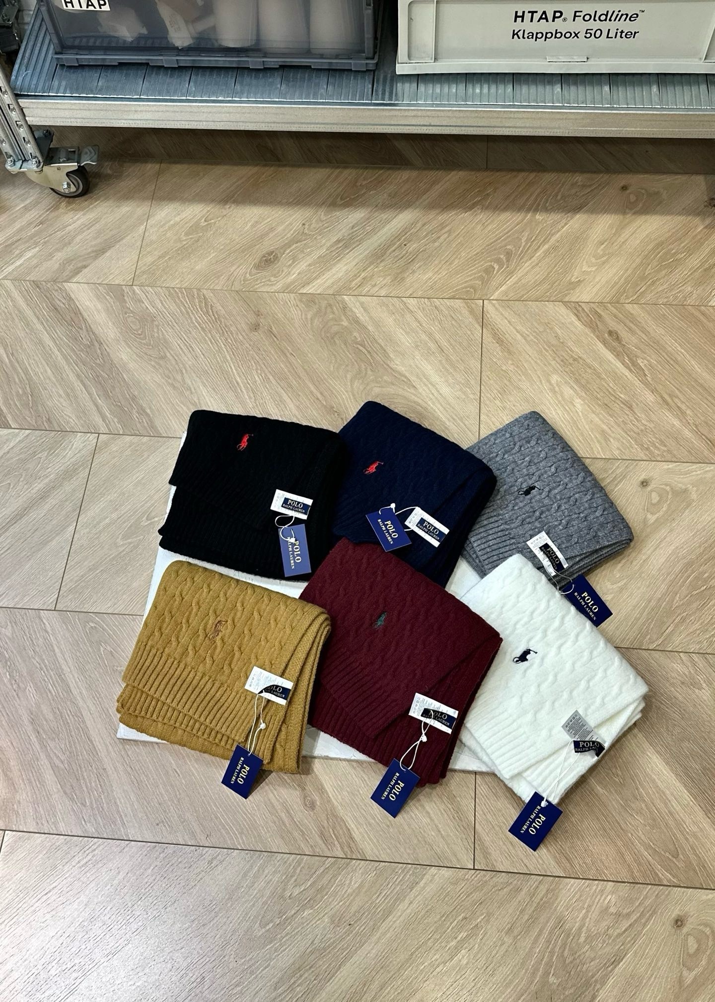 HDA6951 POLO scarf gallery