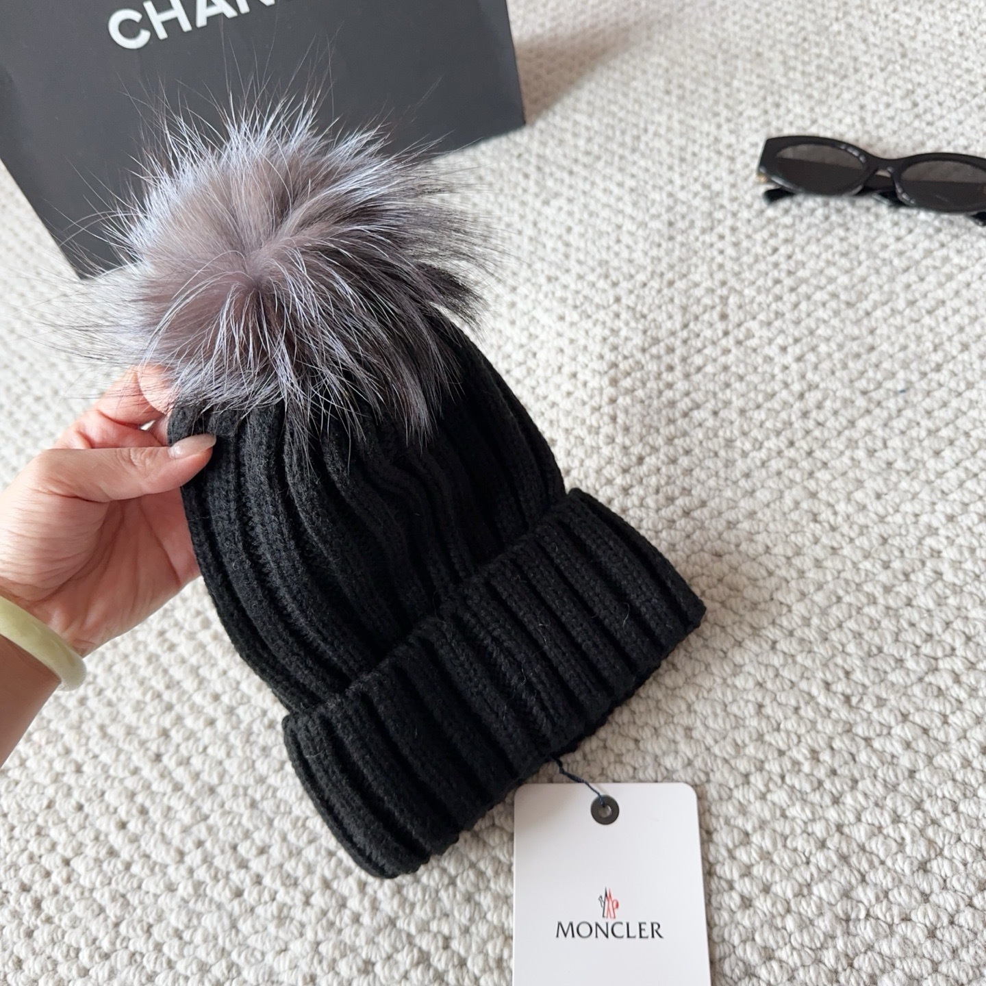 HDA7028 MONCLER hat gallery