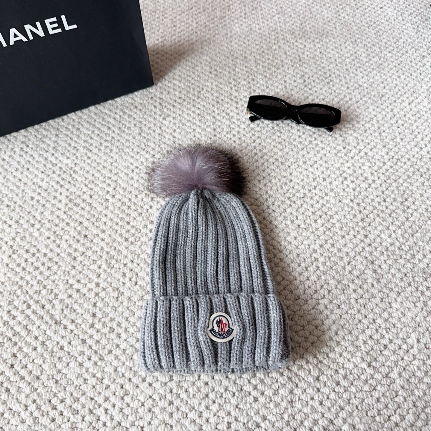 HDA7028 MONCLER hat gallery