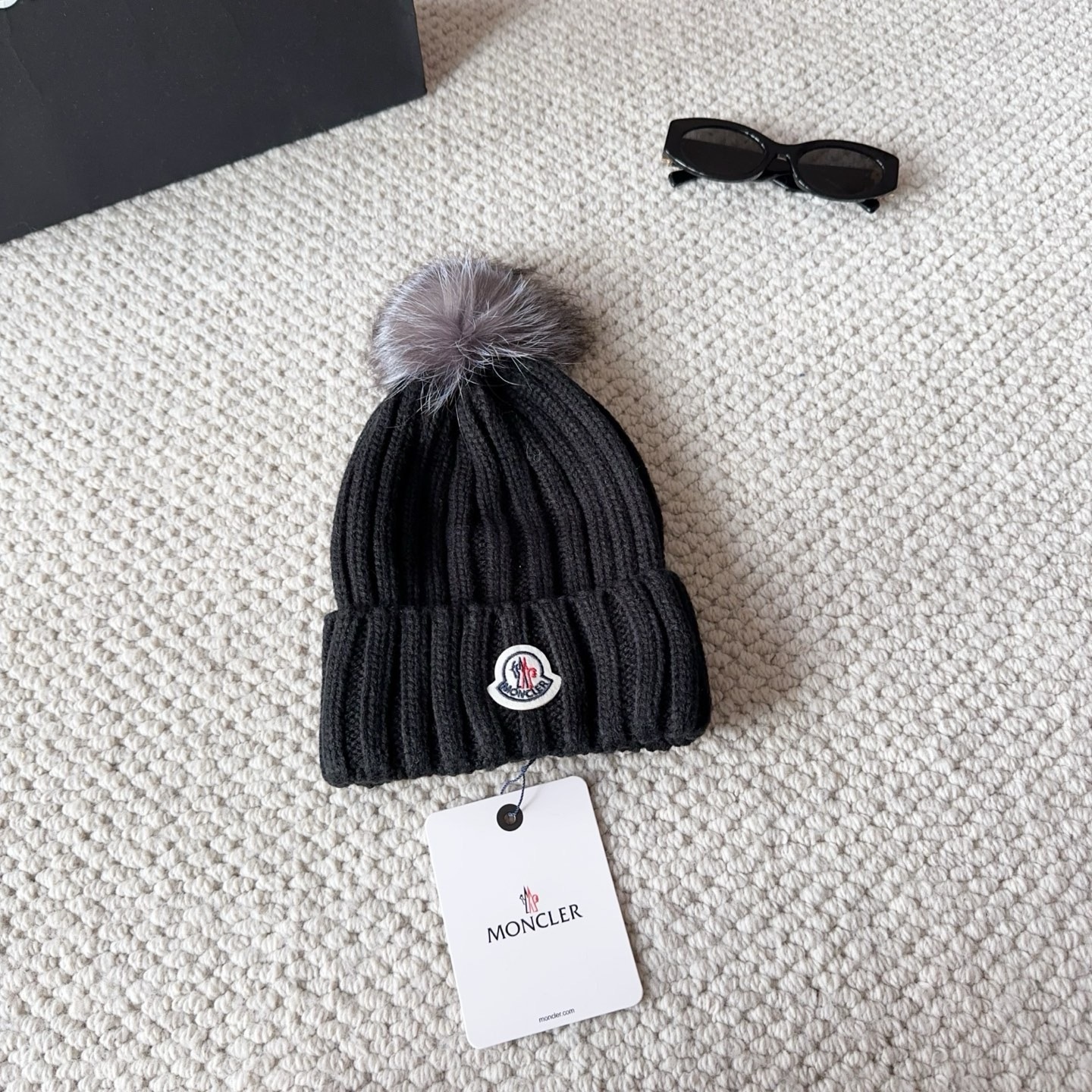 HDA7028 MONCLER hat gallery