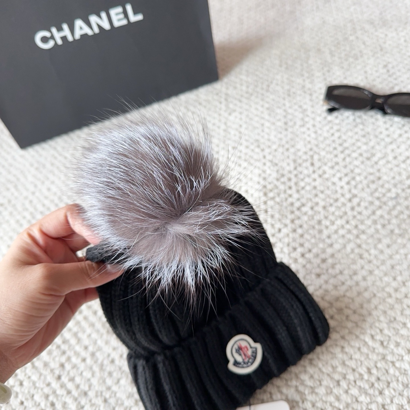 HDA7028 MONCLER hat gallery