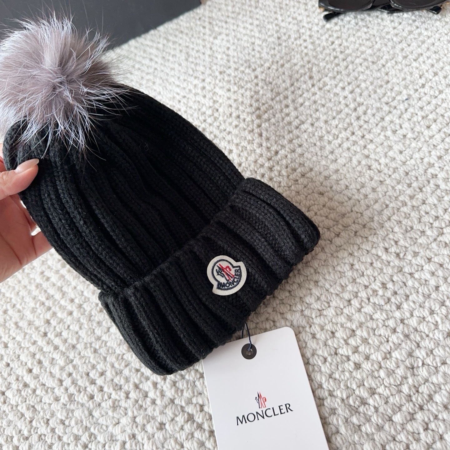 HDA7028 MONCLER hat gallery
