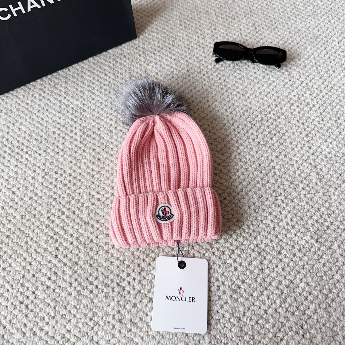 HDA7028 MONCLER hat gallery