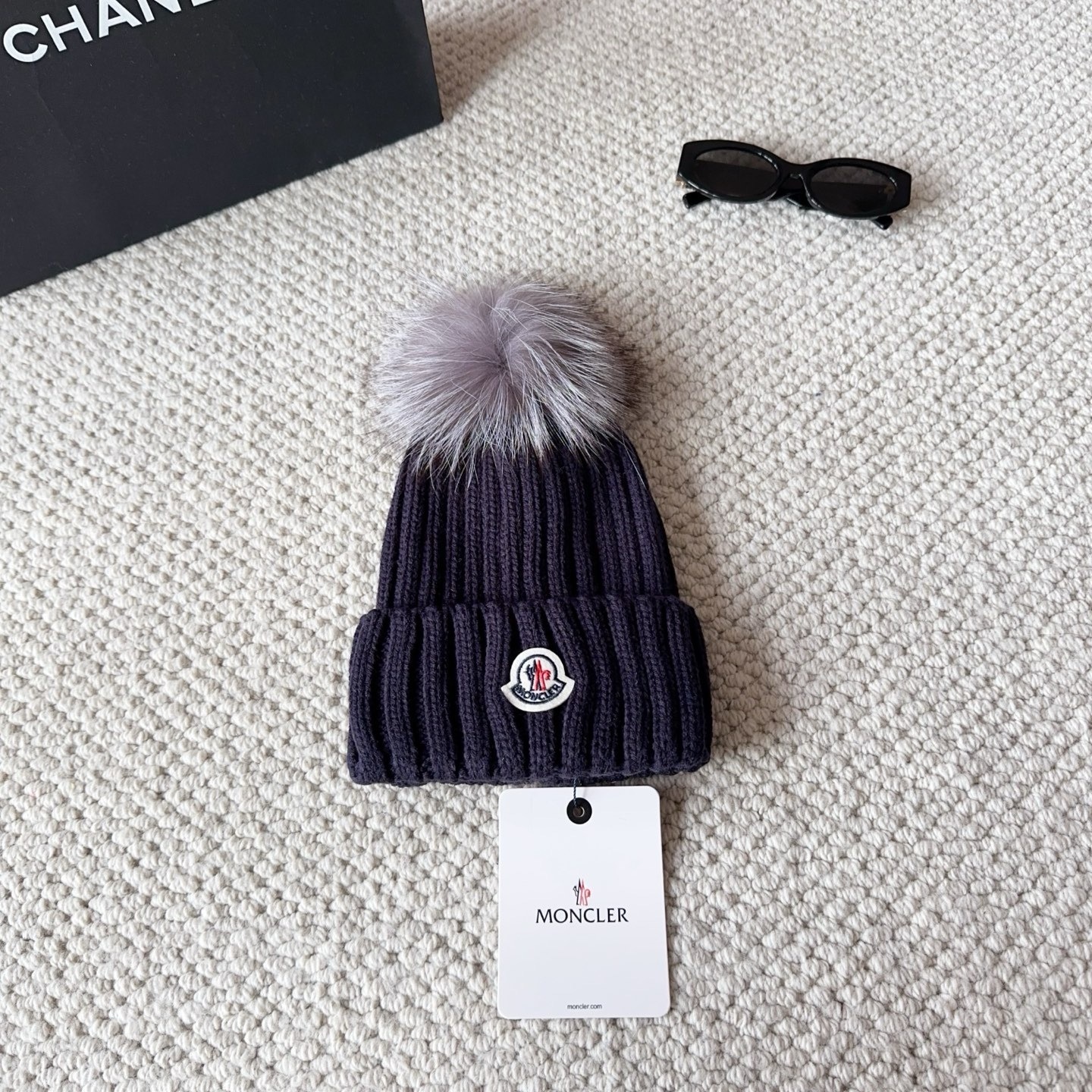 HDA7028 MONCLER hat gallery