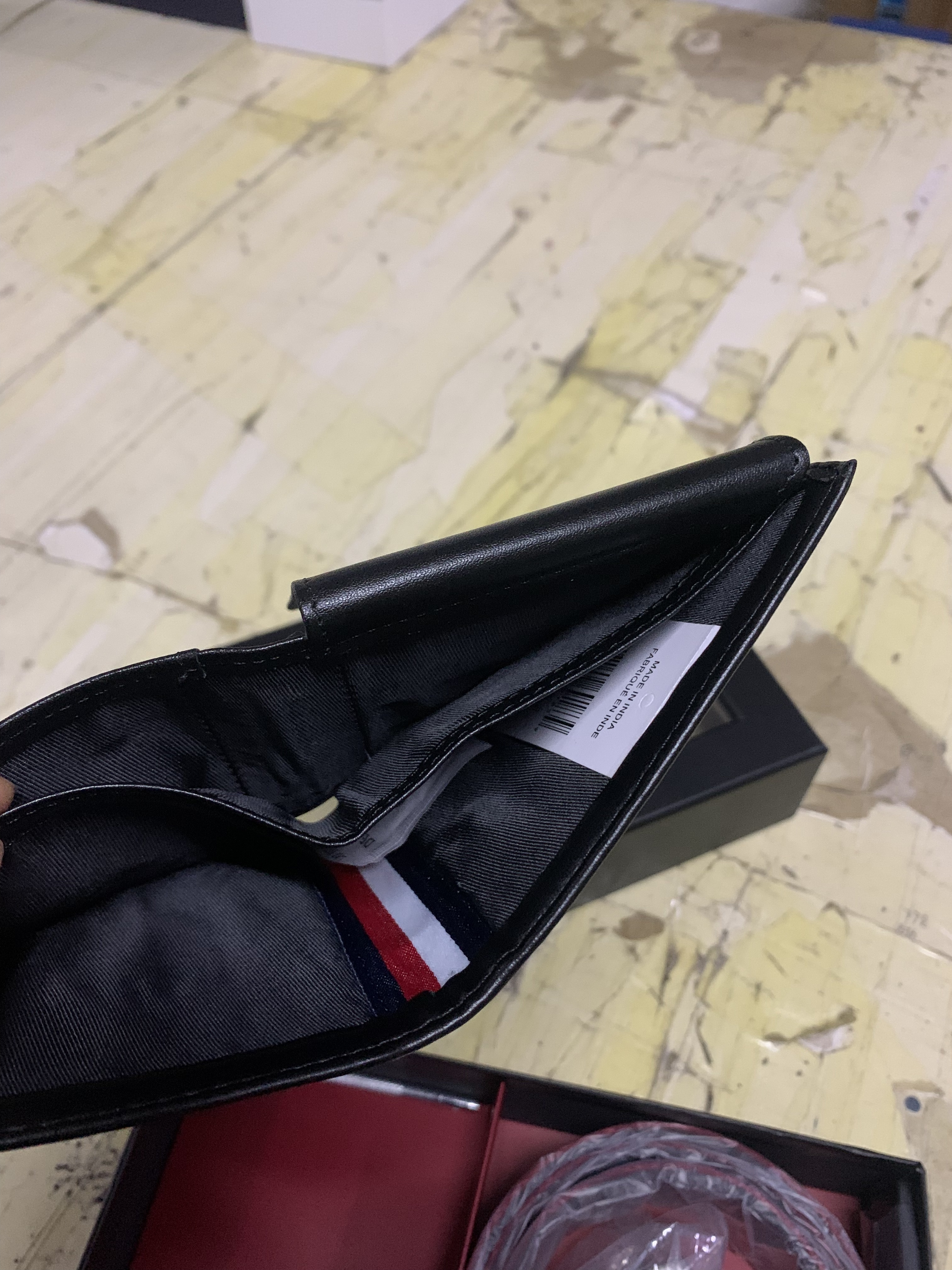 HDA7056 TOMMY wallet gallery