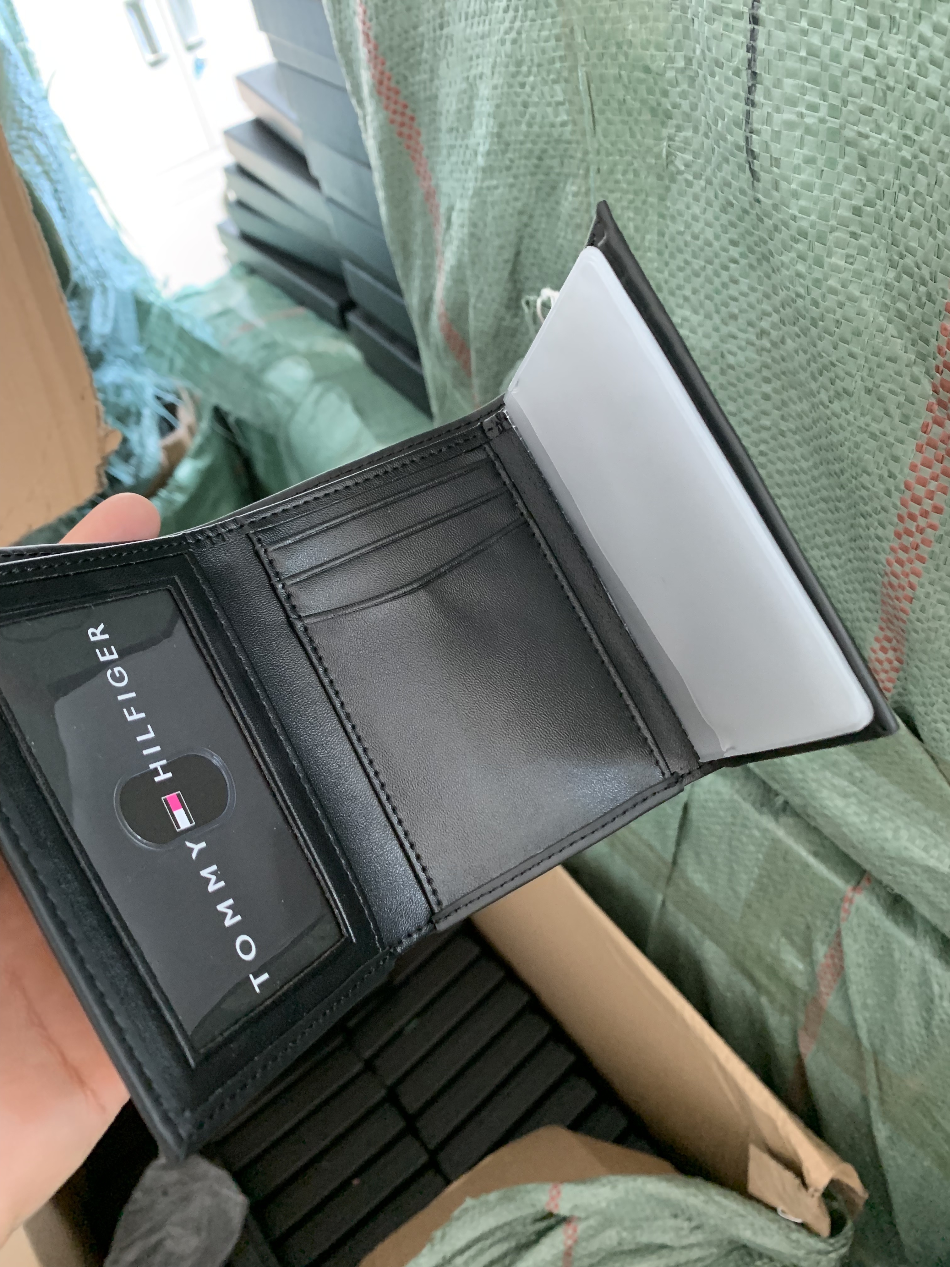 HDA7057 TOMMY wallet gallery