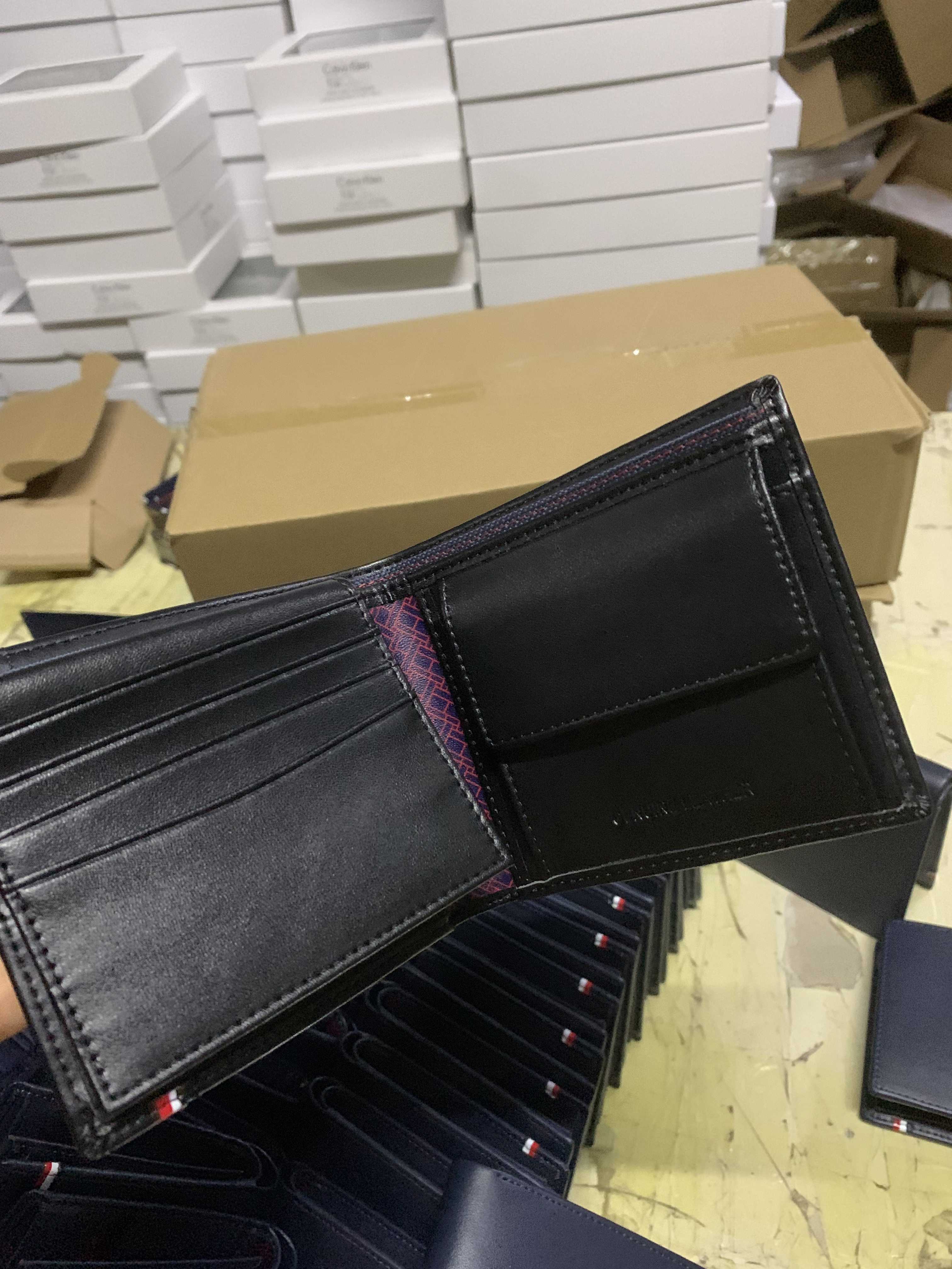 HDA7058 TOMMY wallet gallery
