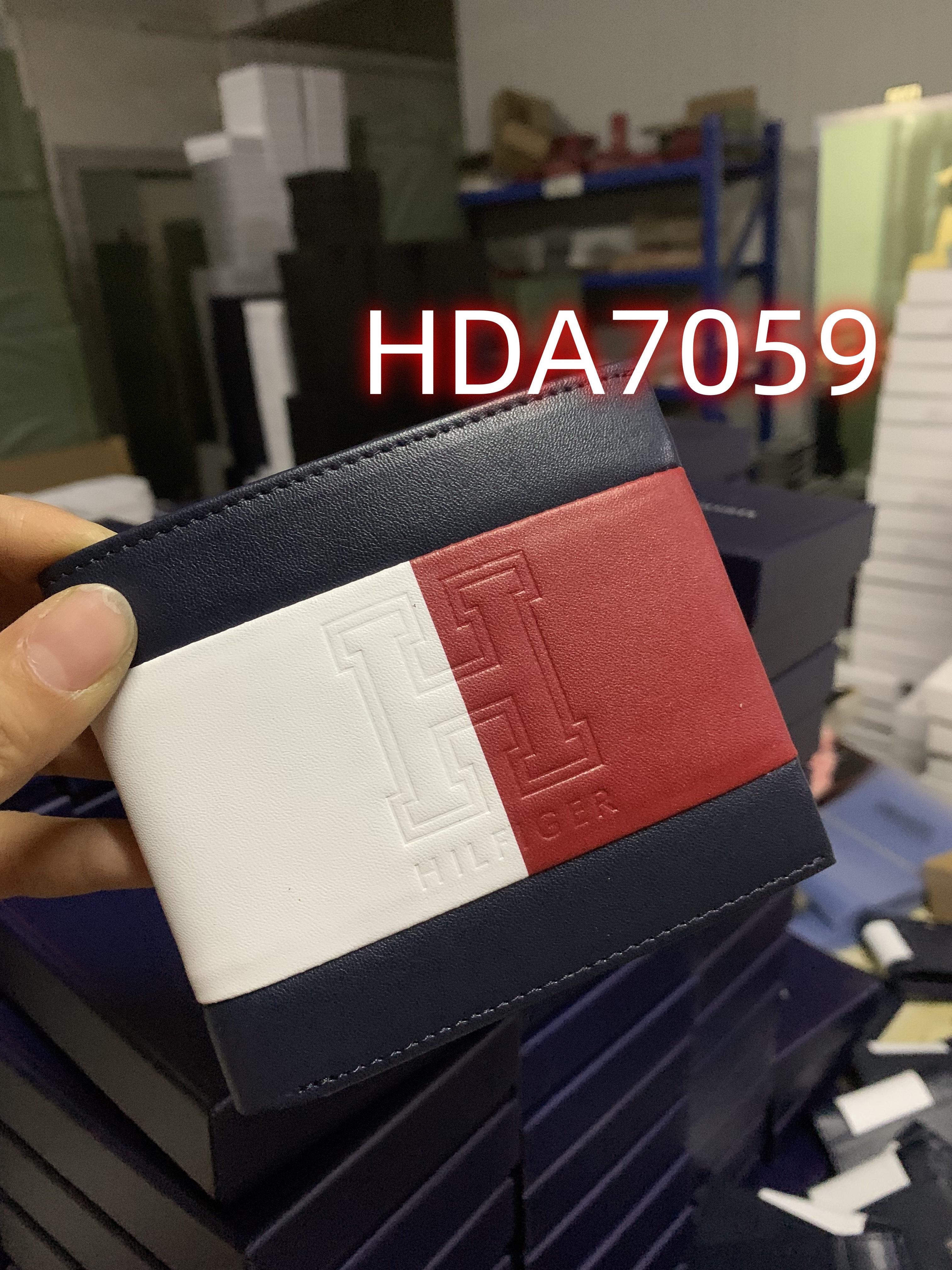 HDA7059 TOMMY wallet gallery