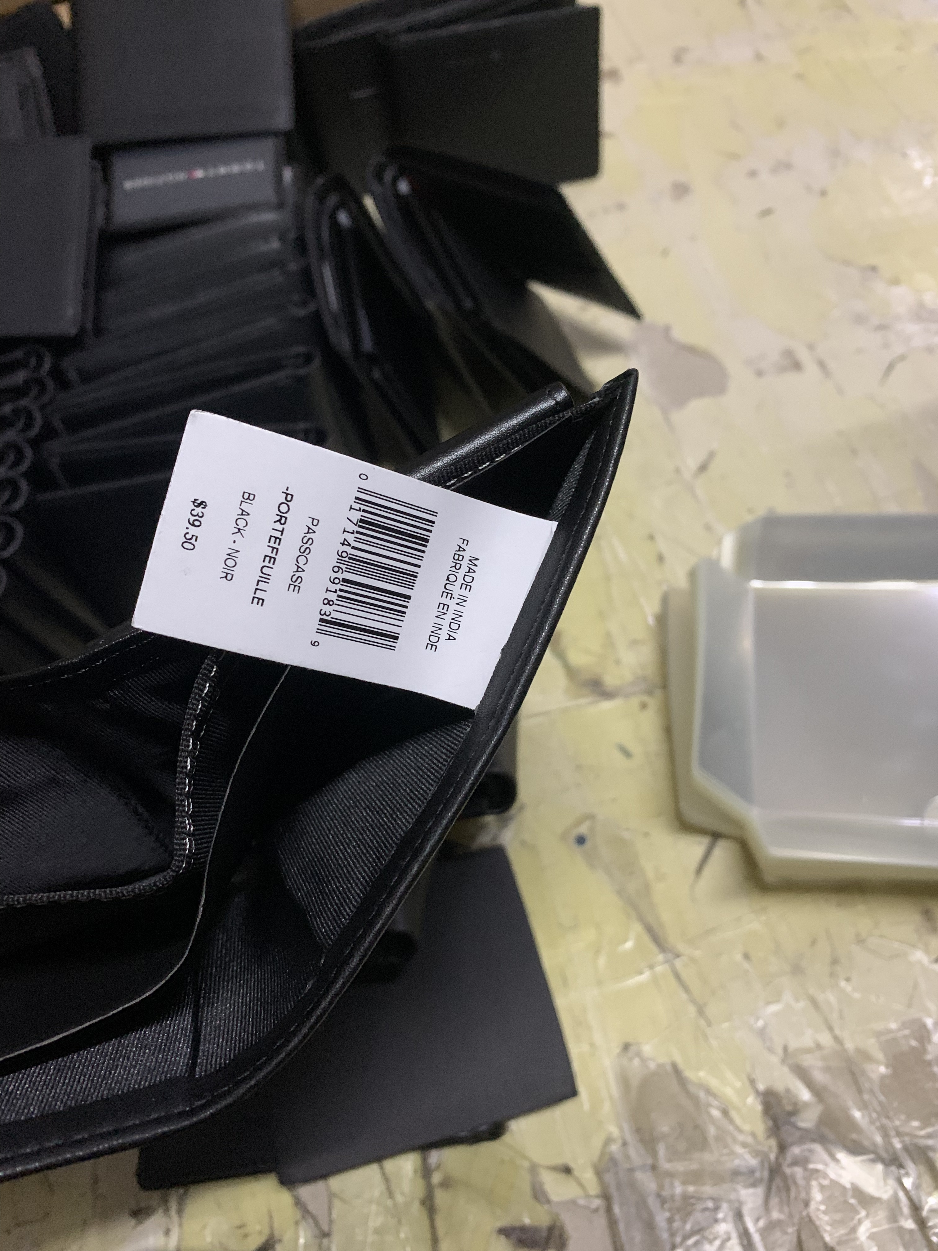 HDA7060 TOMMY wallet gallery