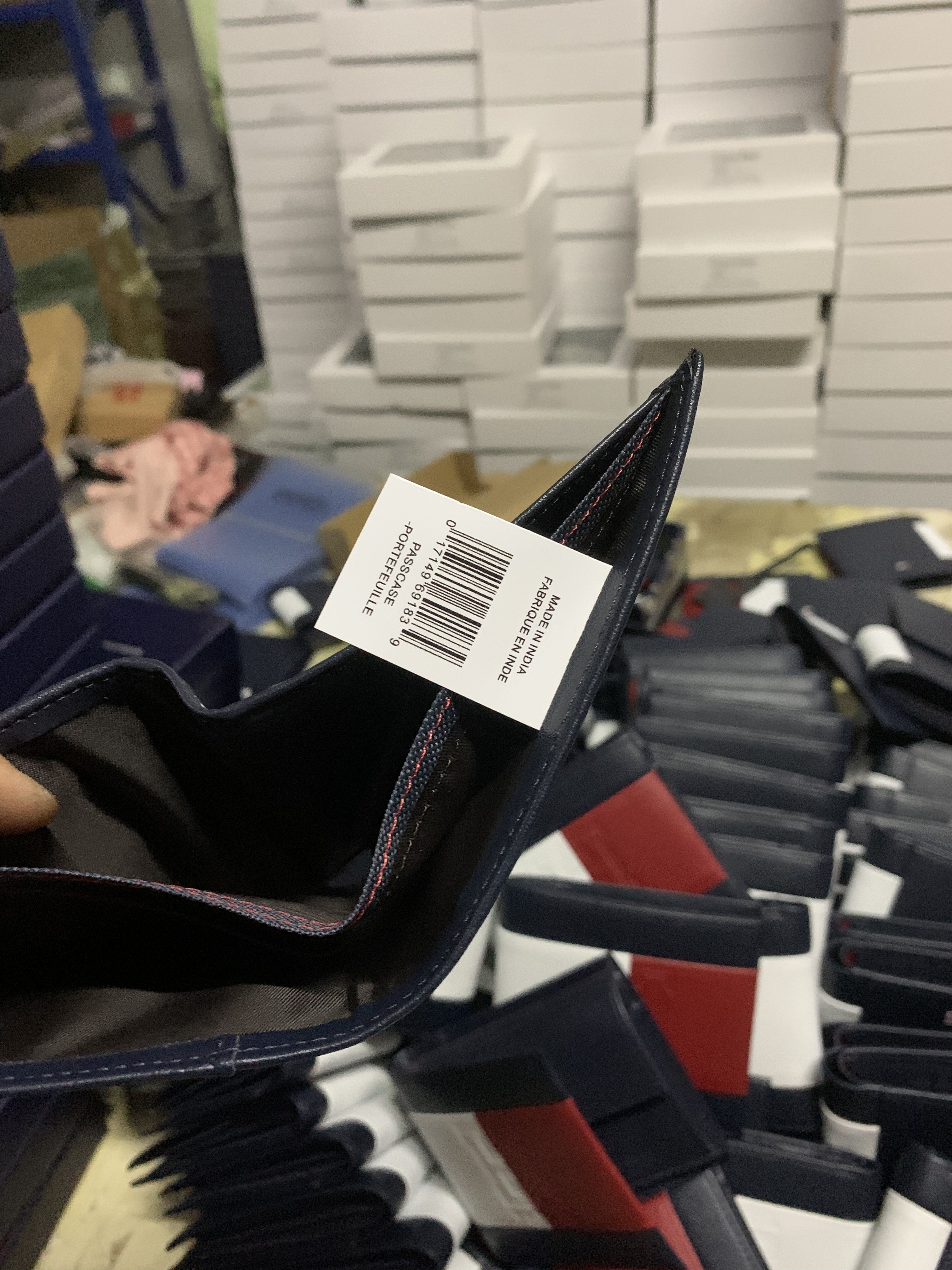 HDA7060 TOMMY wallet gallery