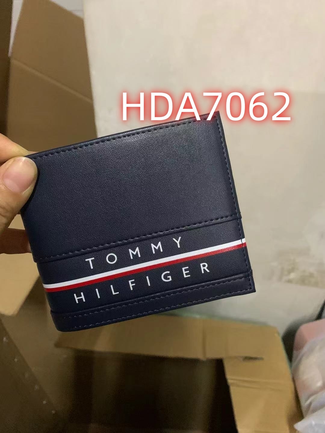 HDA7062 TOMMY wallet gallery