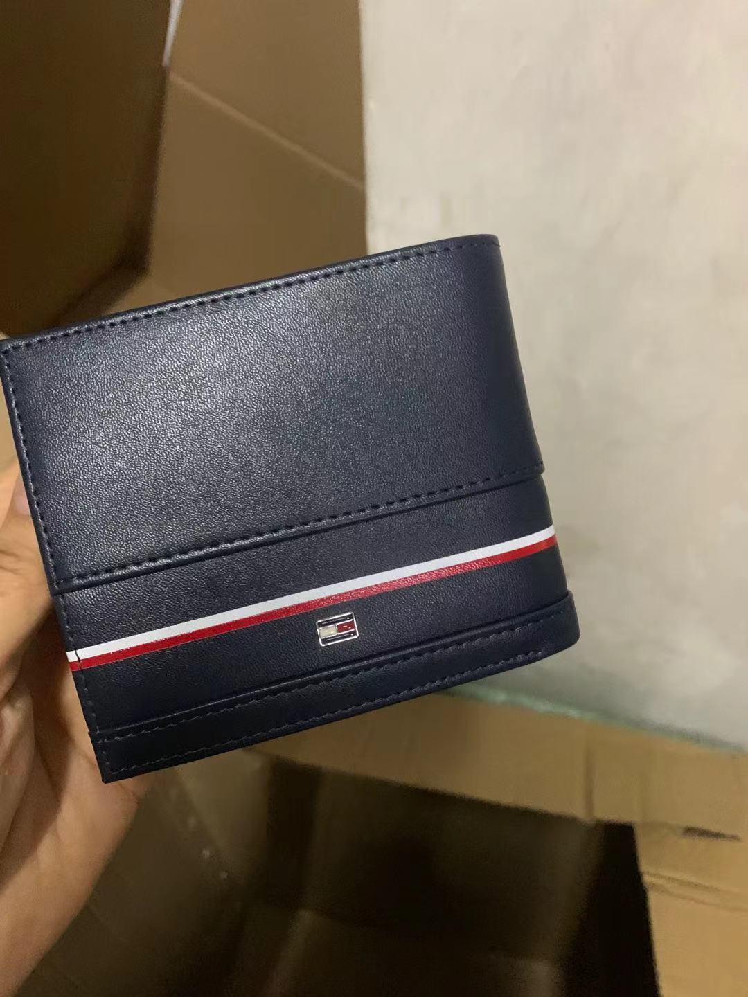 HDA7062 TOMMY wallet gallery