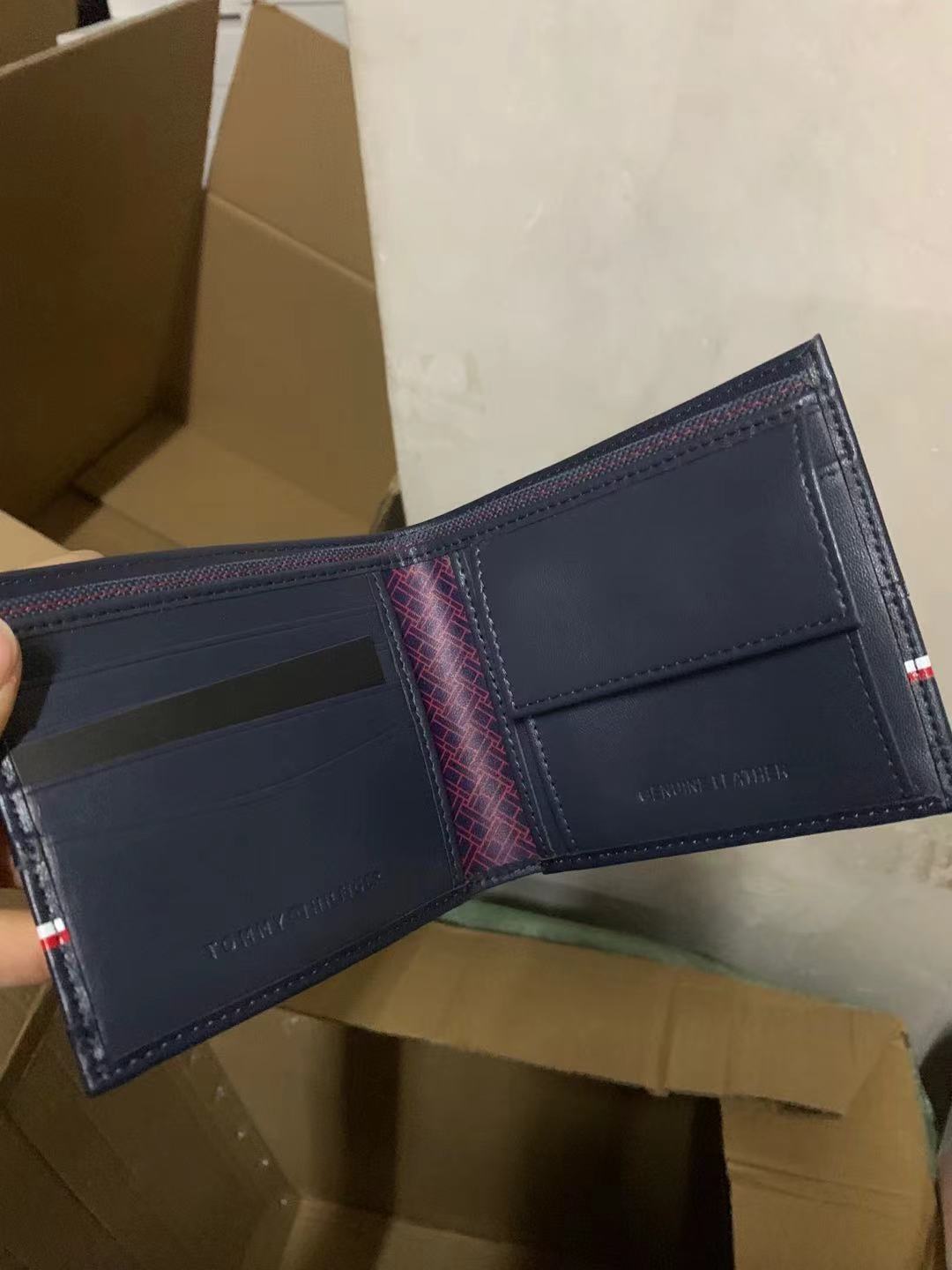 HDA7062 TOMMY wallet gallery