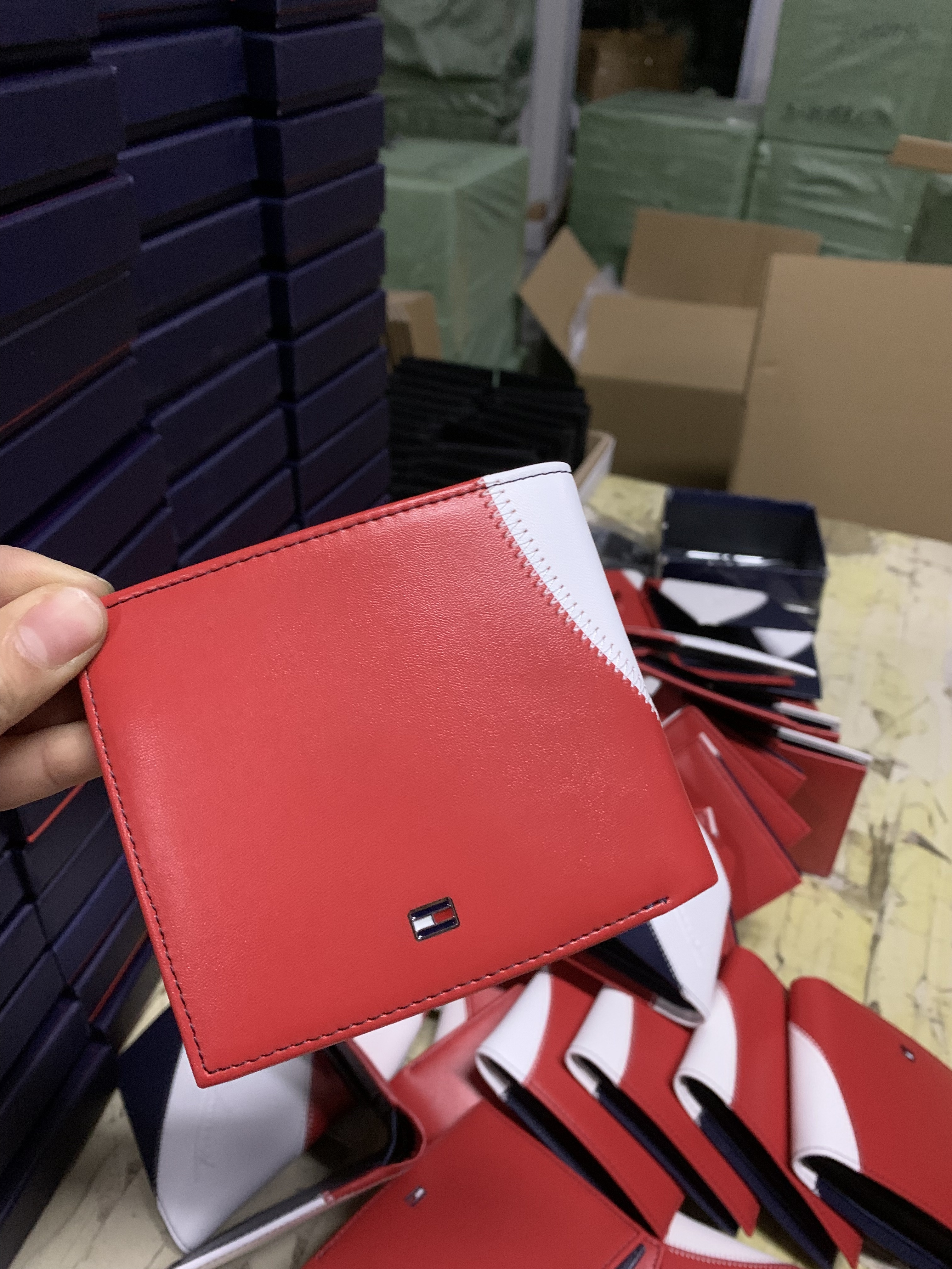 HDA7063 TOMMY wallet gallery