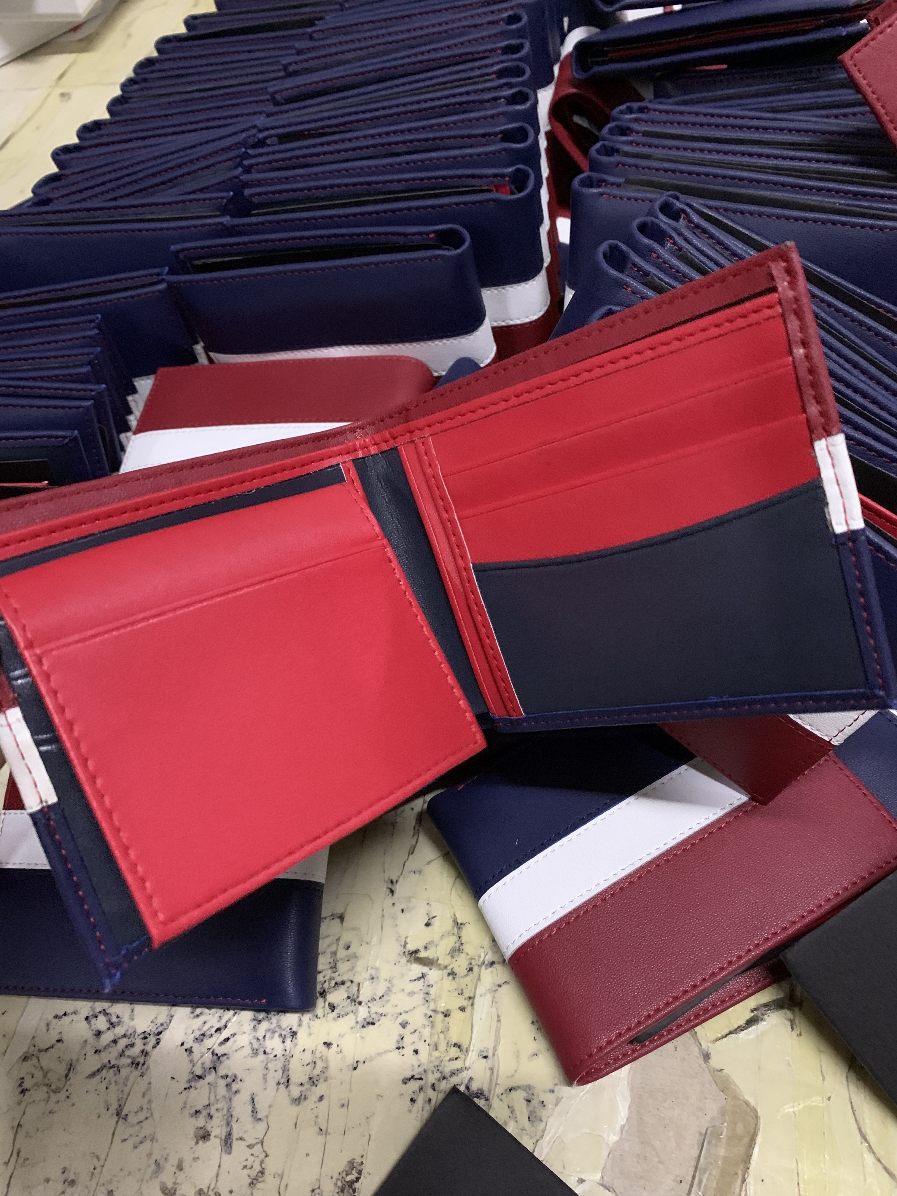 HDA7066 TOMMY wallet gallery