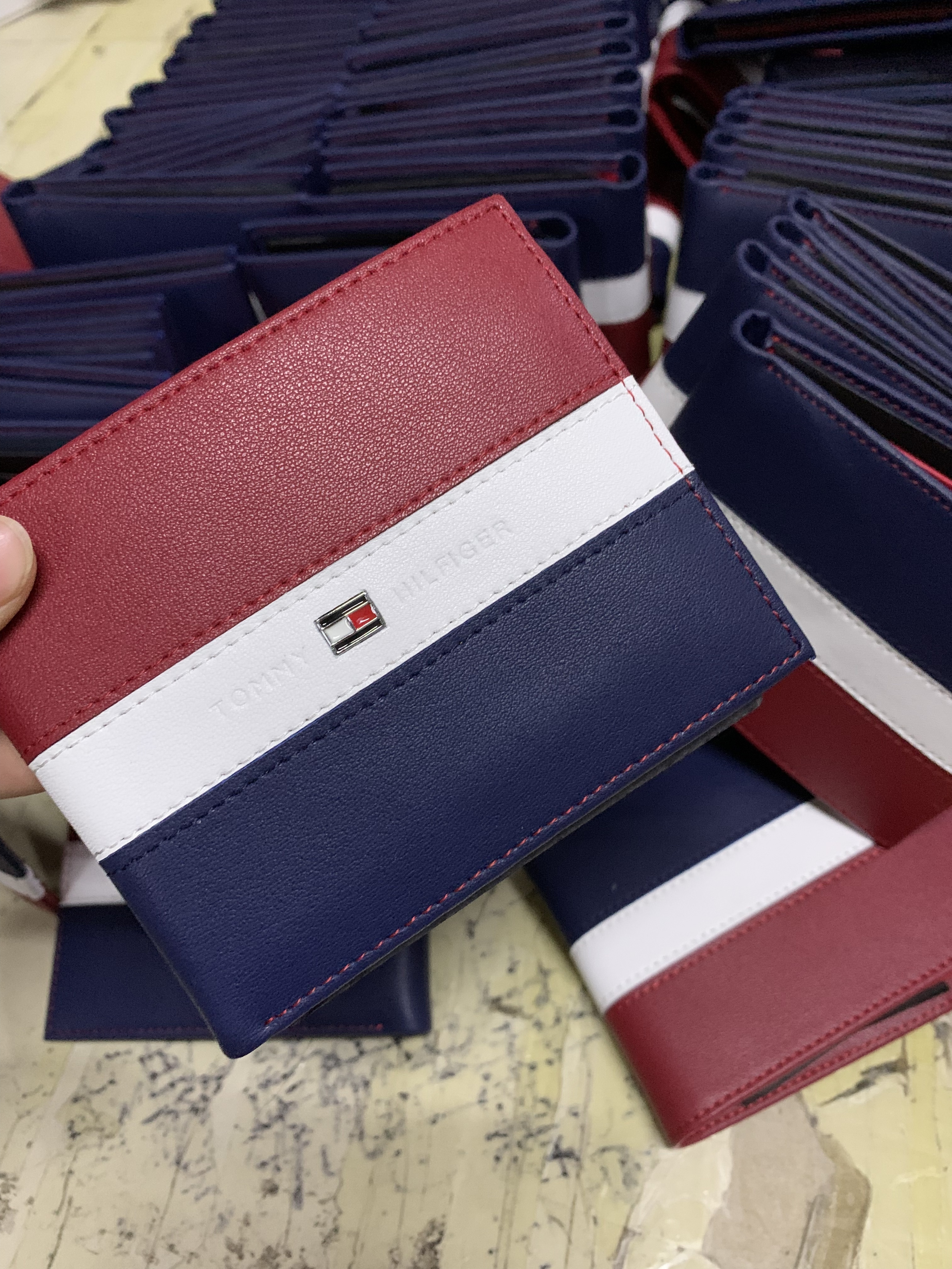 HDA7066 TOMMY wallet gallery