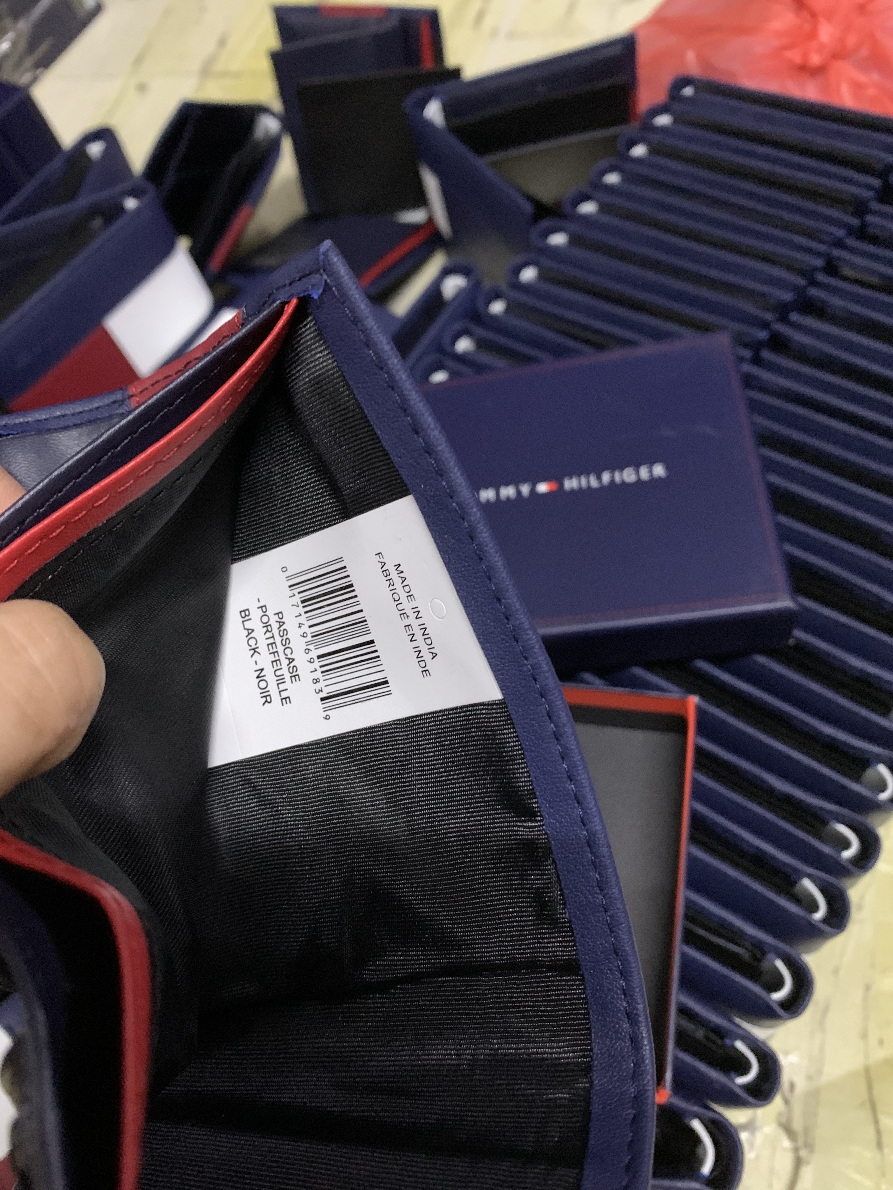 HDA7067 TOMMY wallet gallery