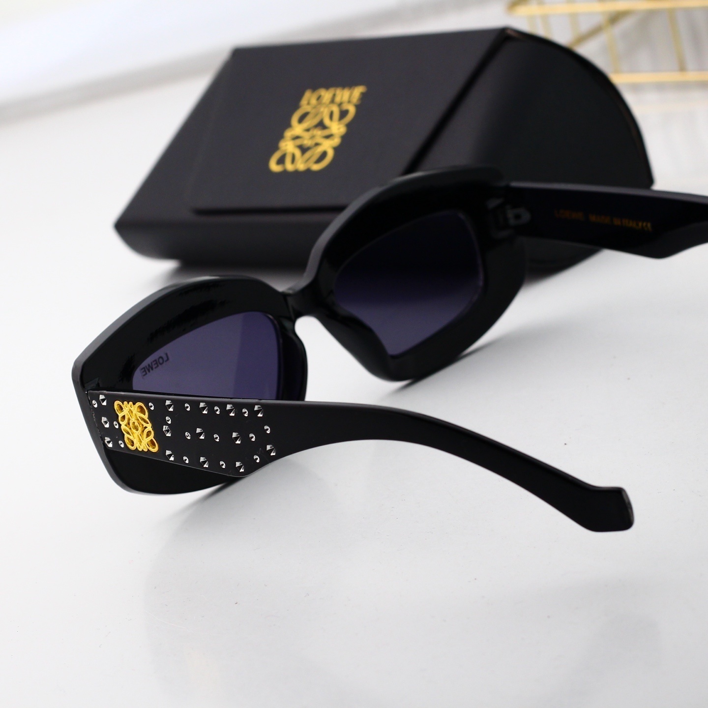 HDA7118 LOEWE glasses gallery