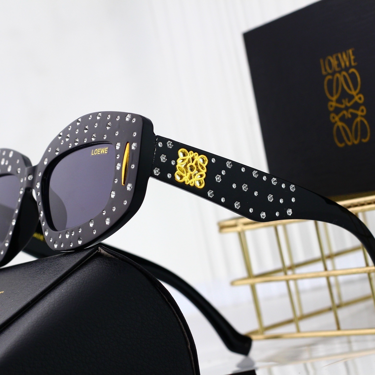 HDA7118 LOEWE glasses gallery
