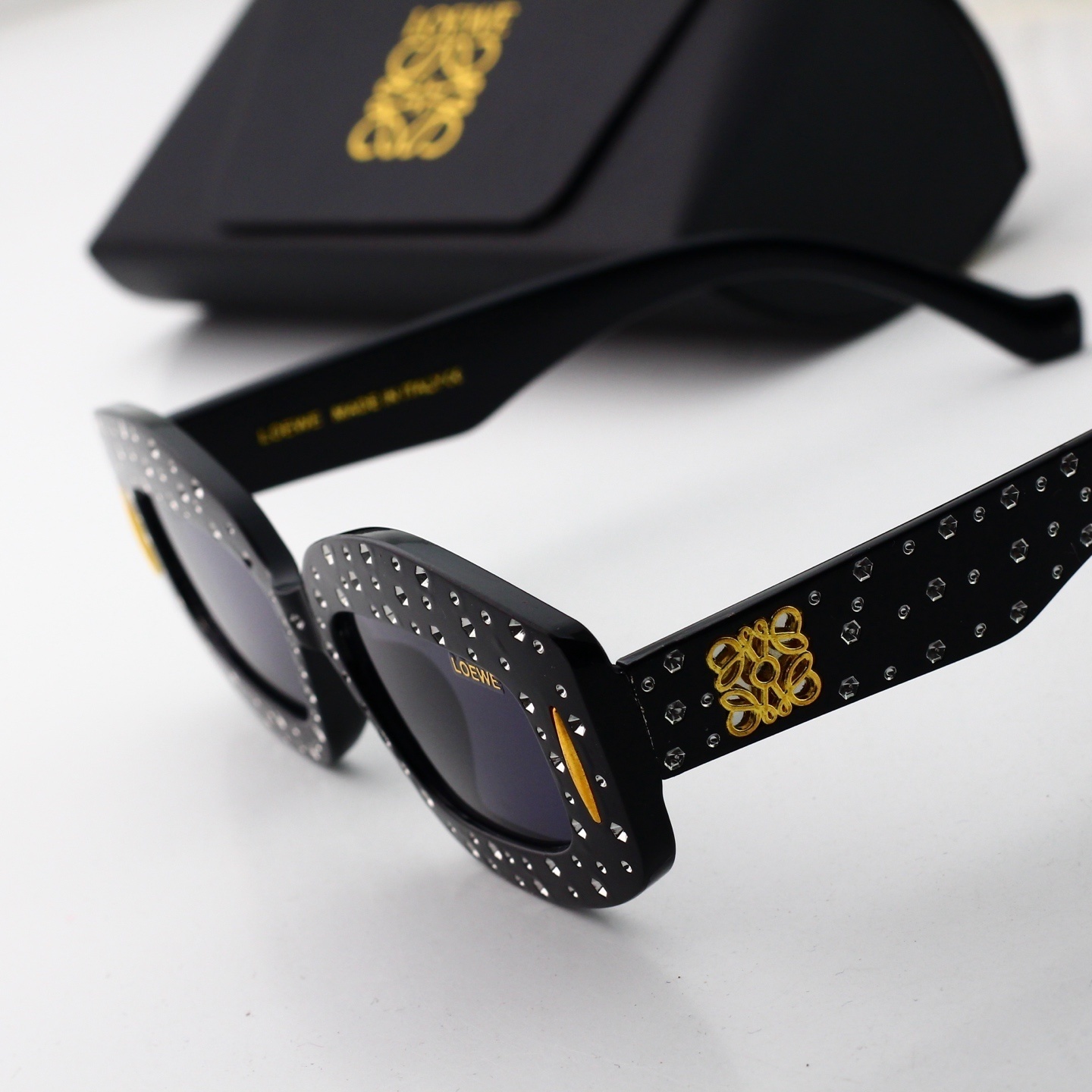 HDA7118 LOEWE glasses gallery