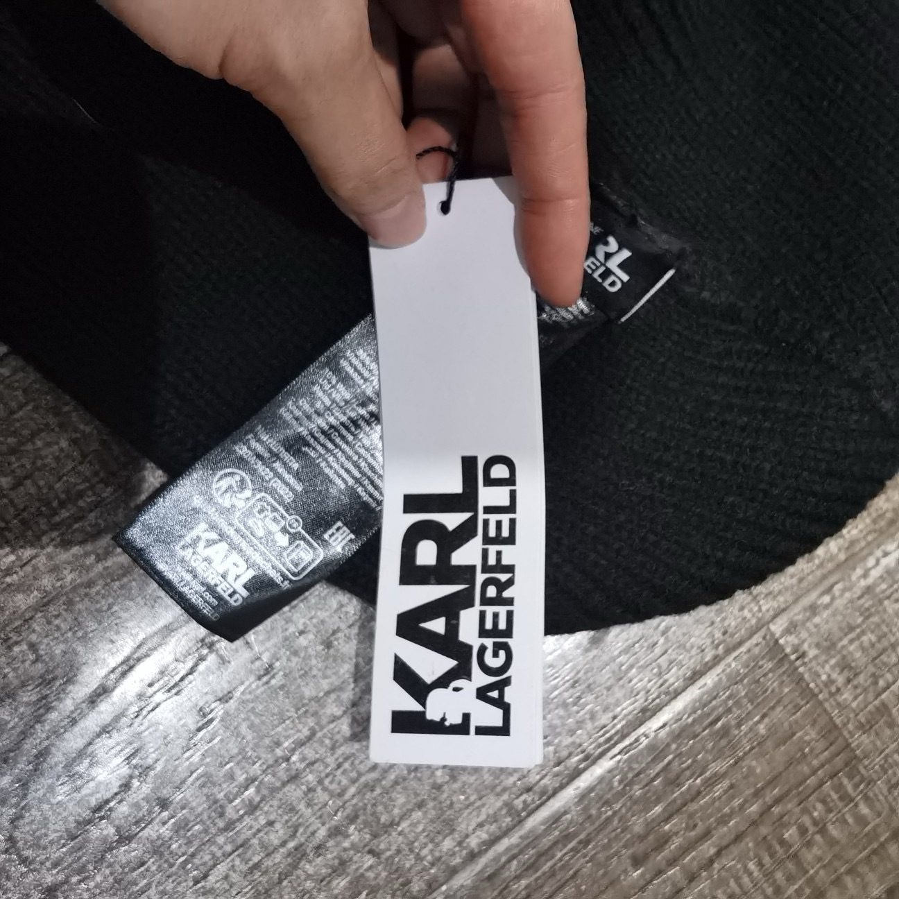 HDA7424 KARL hat gallery