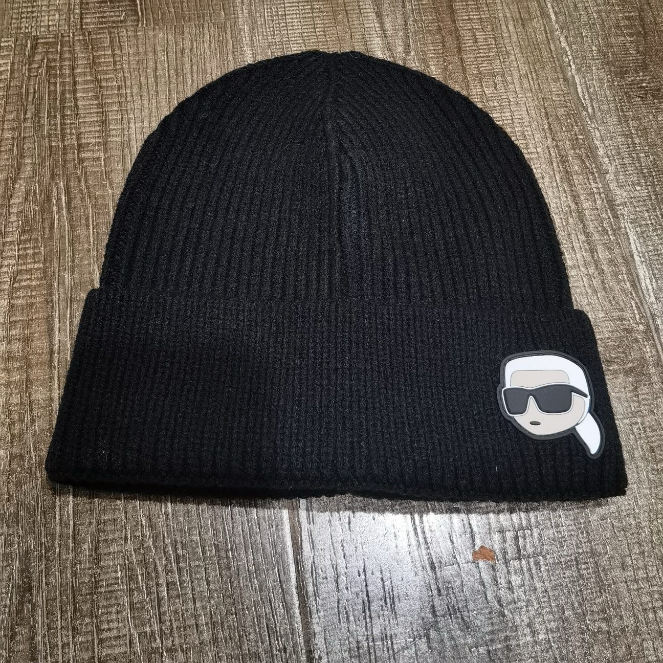 HDA7424 KARL hat gallery