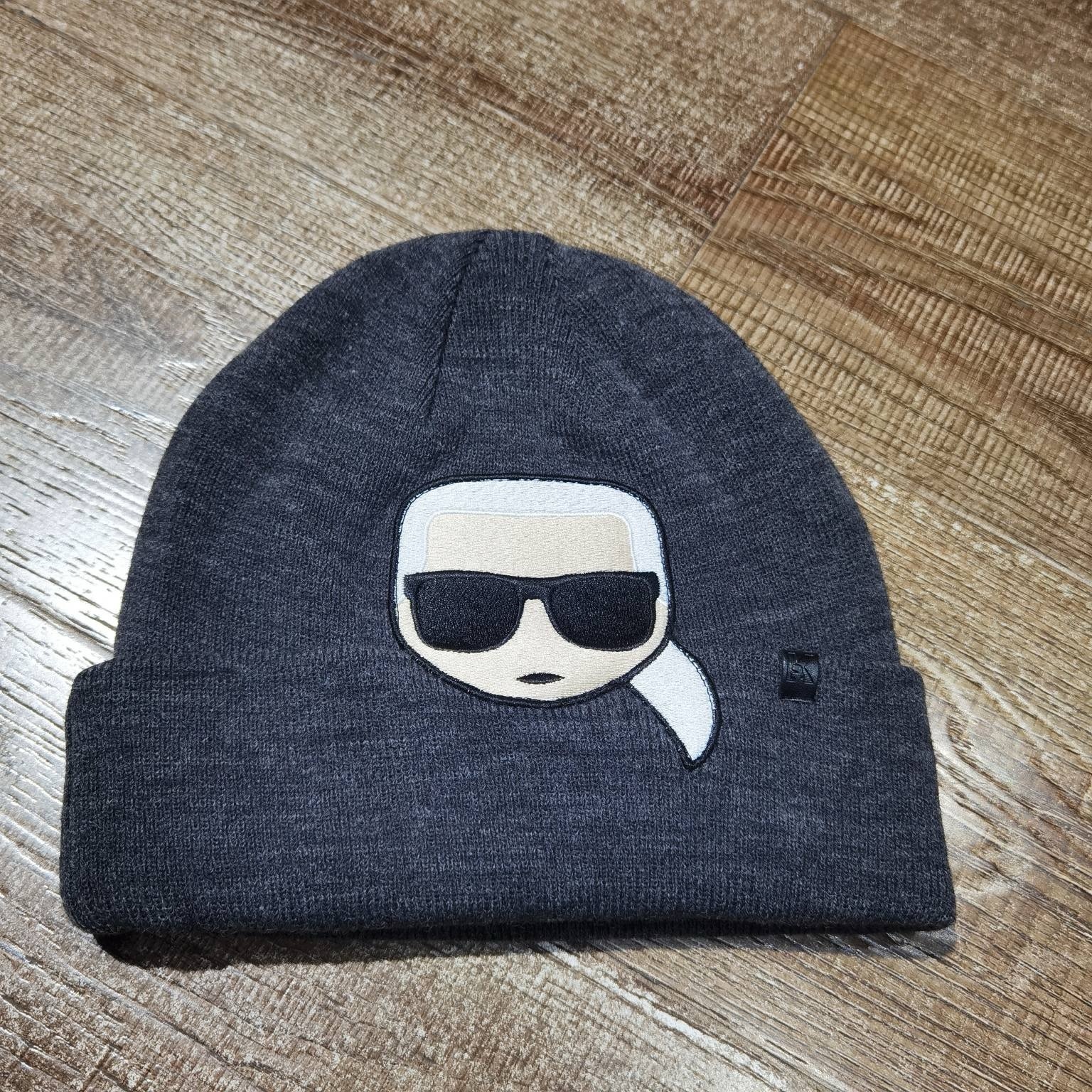 HDA7448 KARL hat gallery