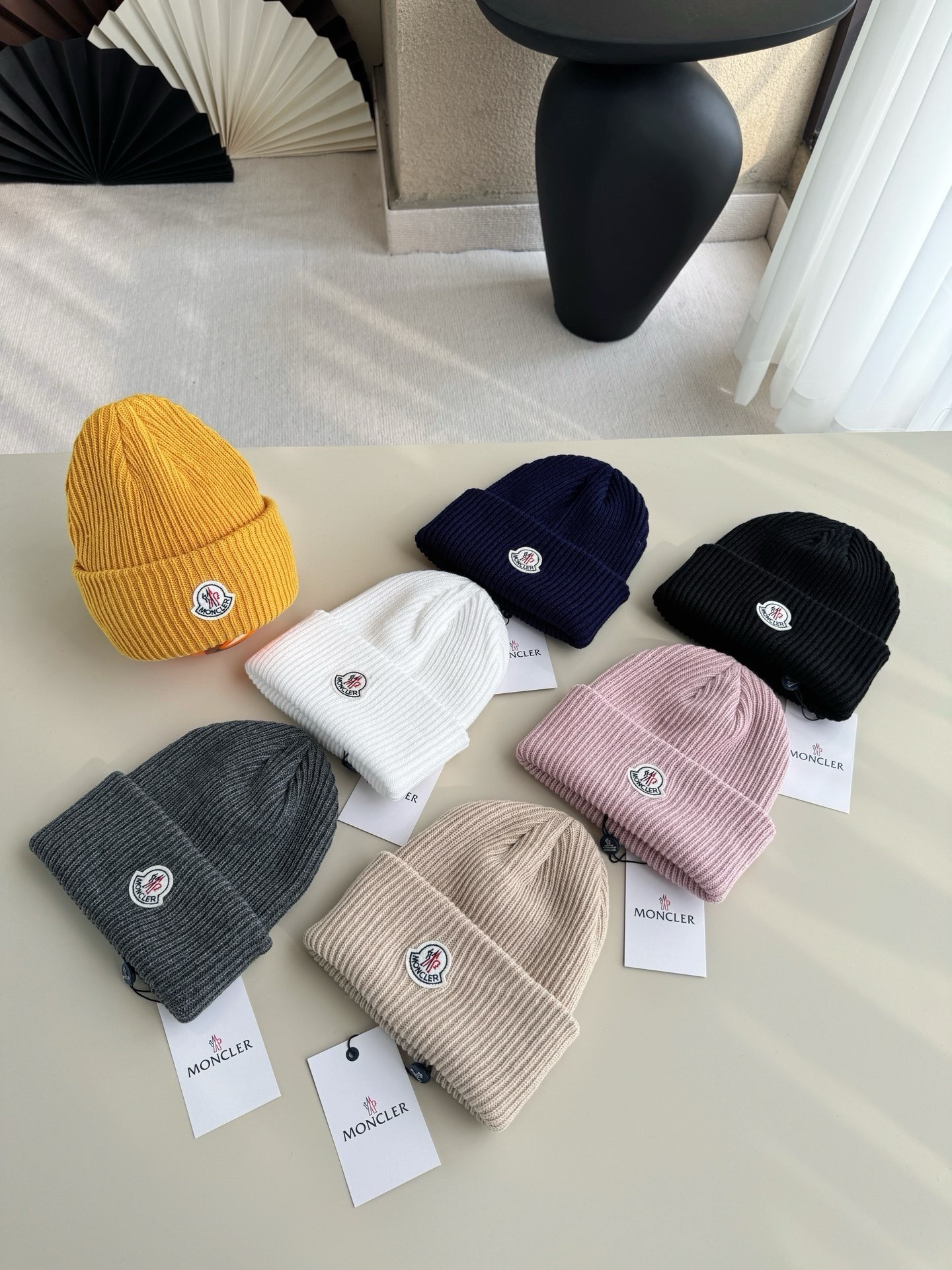 HDA7496 MONCLER hat gallery