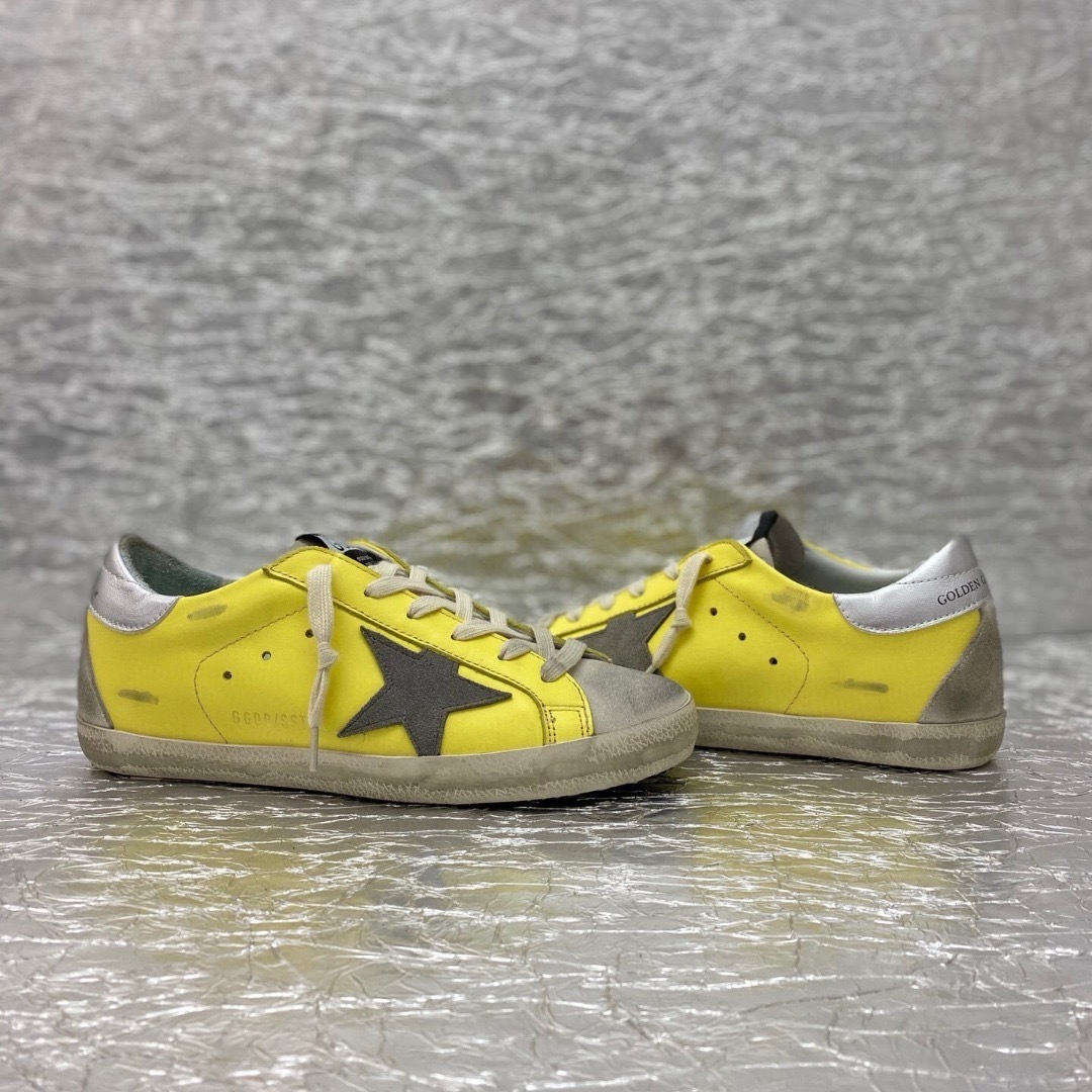 HDA7542 GGDB shoes gallery