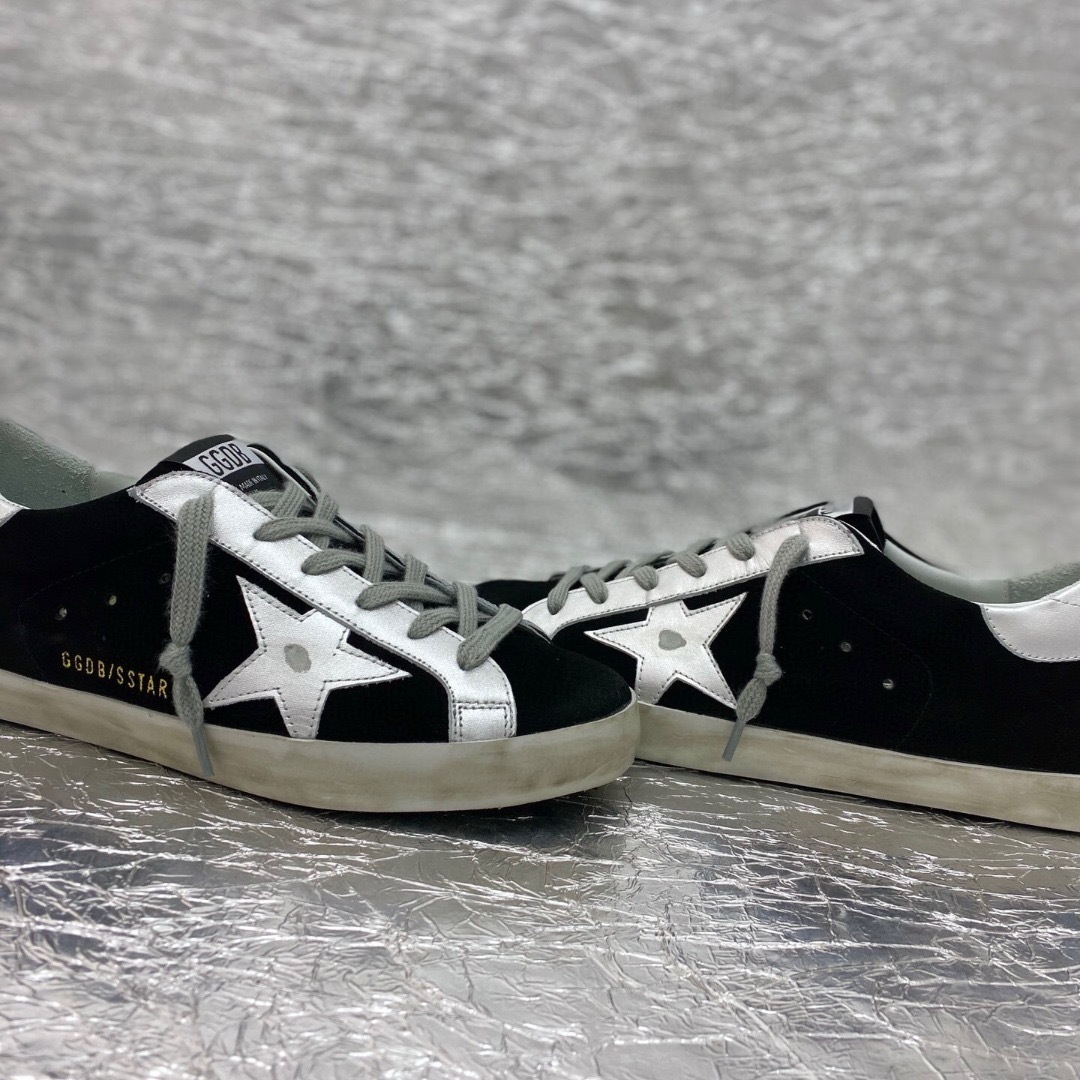 HDA7542 GGDB shoes gallery