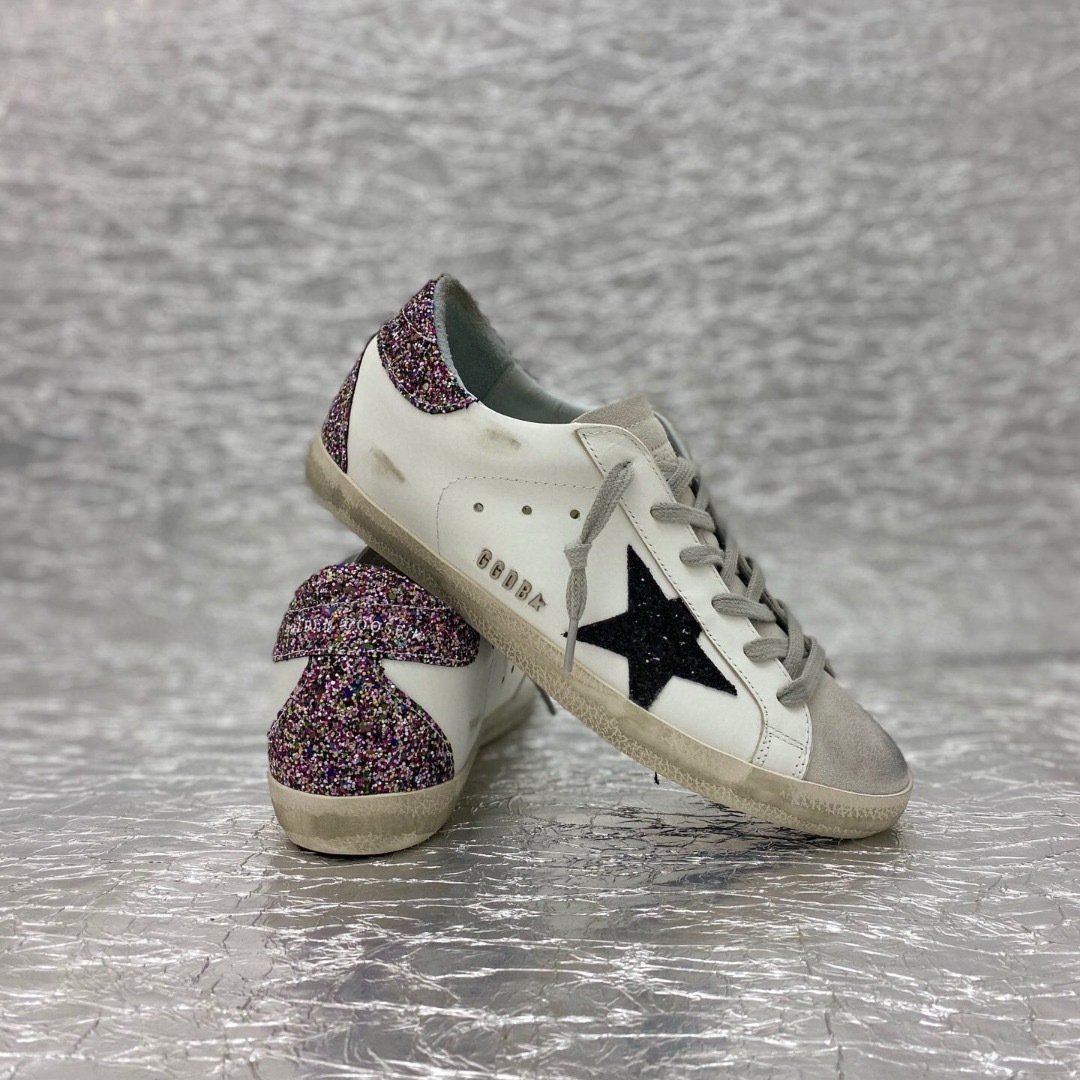 HDA7542 GGDB shoes gallery