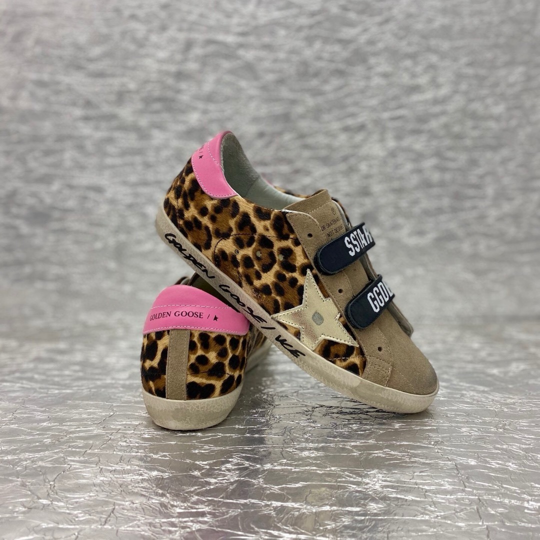 HDA7542 GGDB shoes gallery