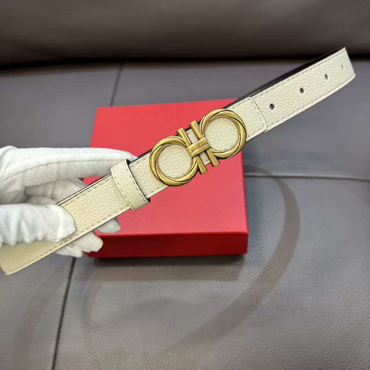 HDA8065 Ferragamo belt gallery