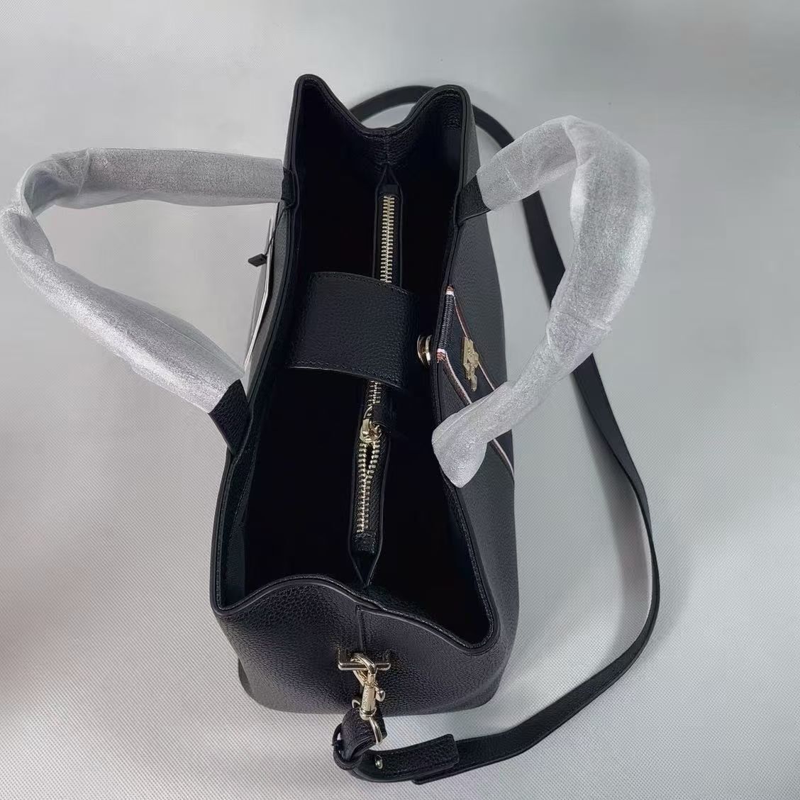 HDA8089 TOMMY handbag gallery