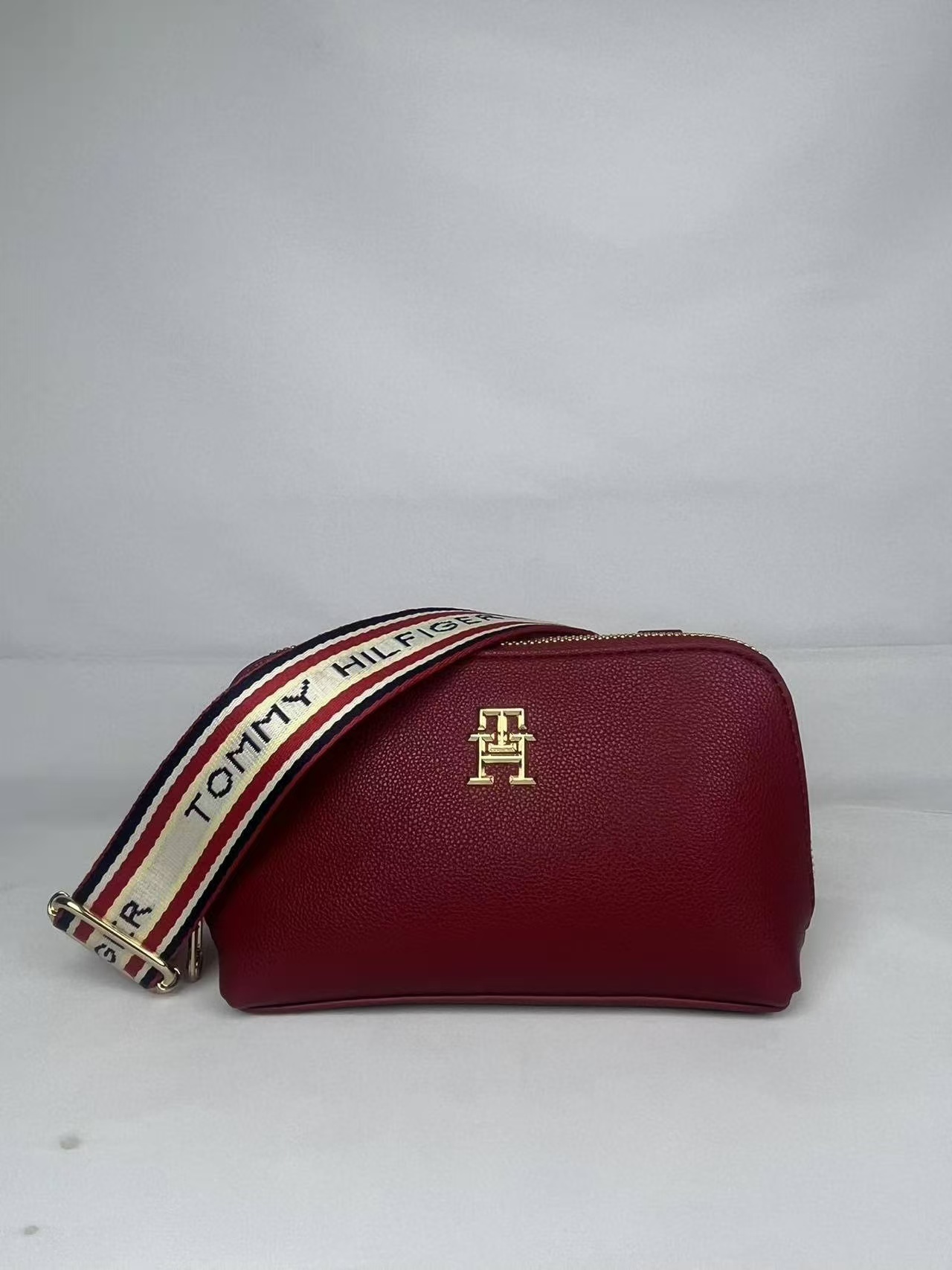 HDA8100 TOMMY handbag gallery