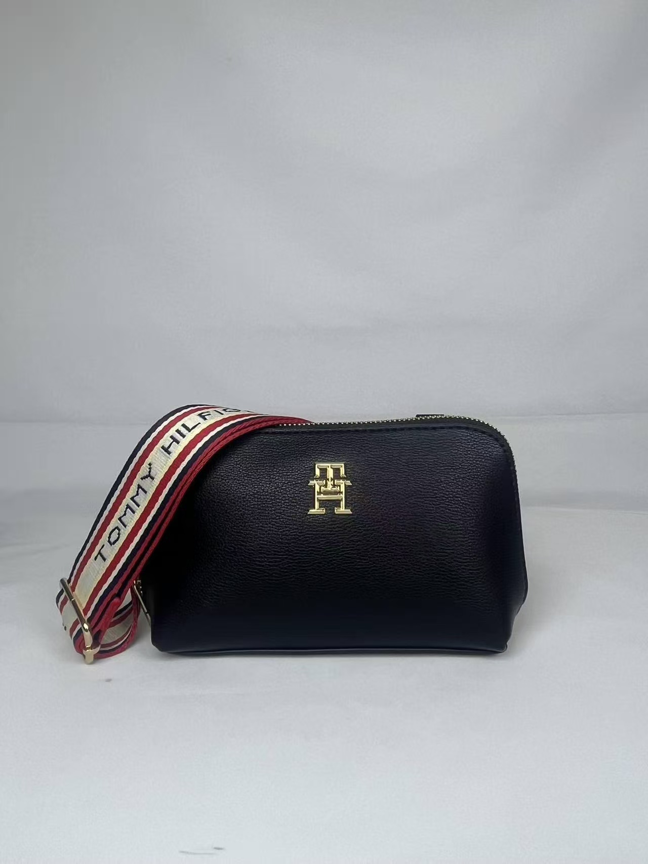 HDA8100 TOMMY handbag gallery