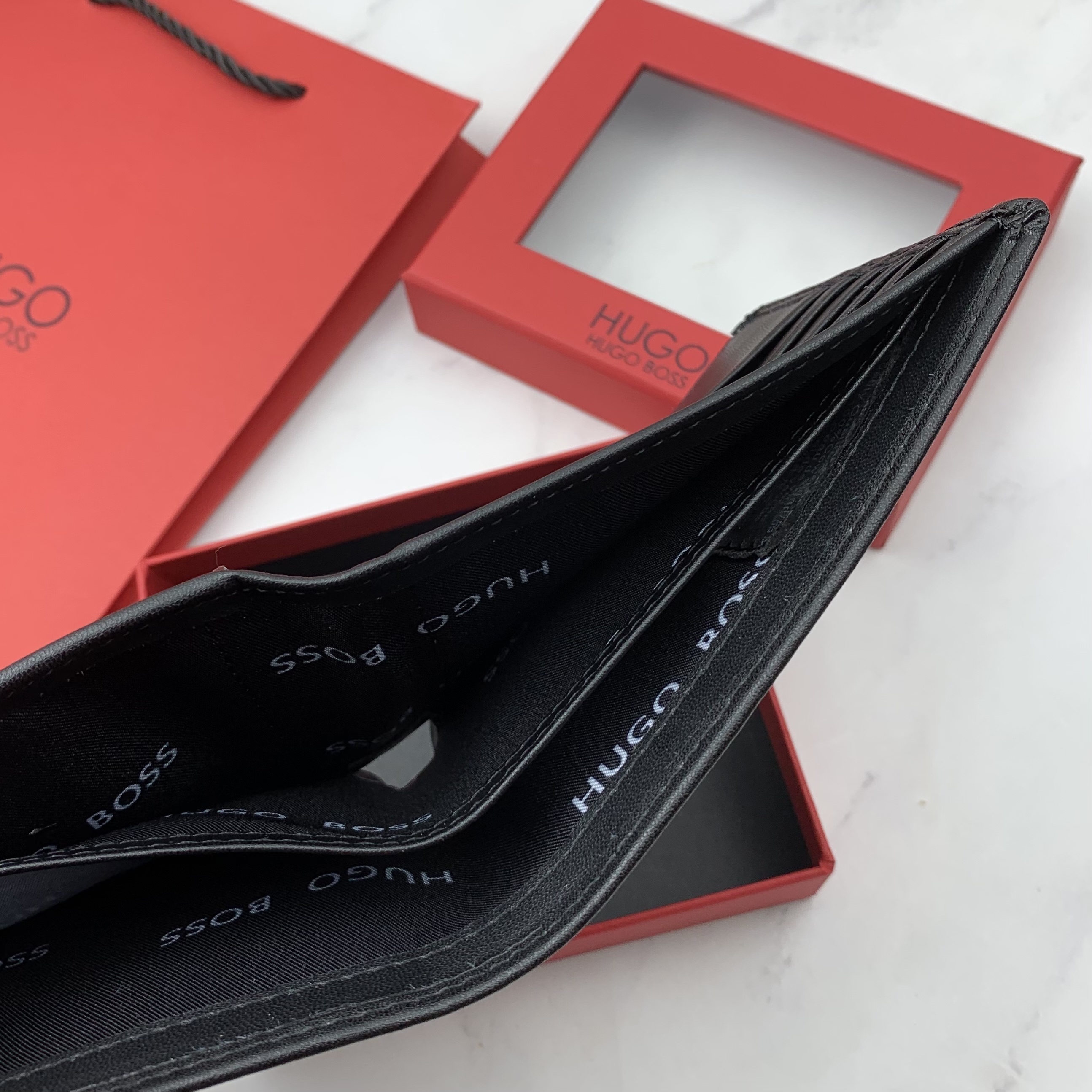 HDA8482 BOSS wallet gallery