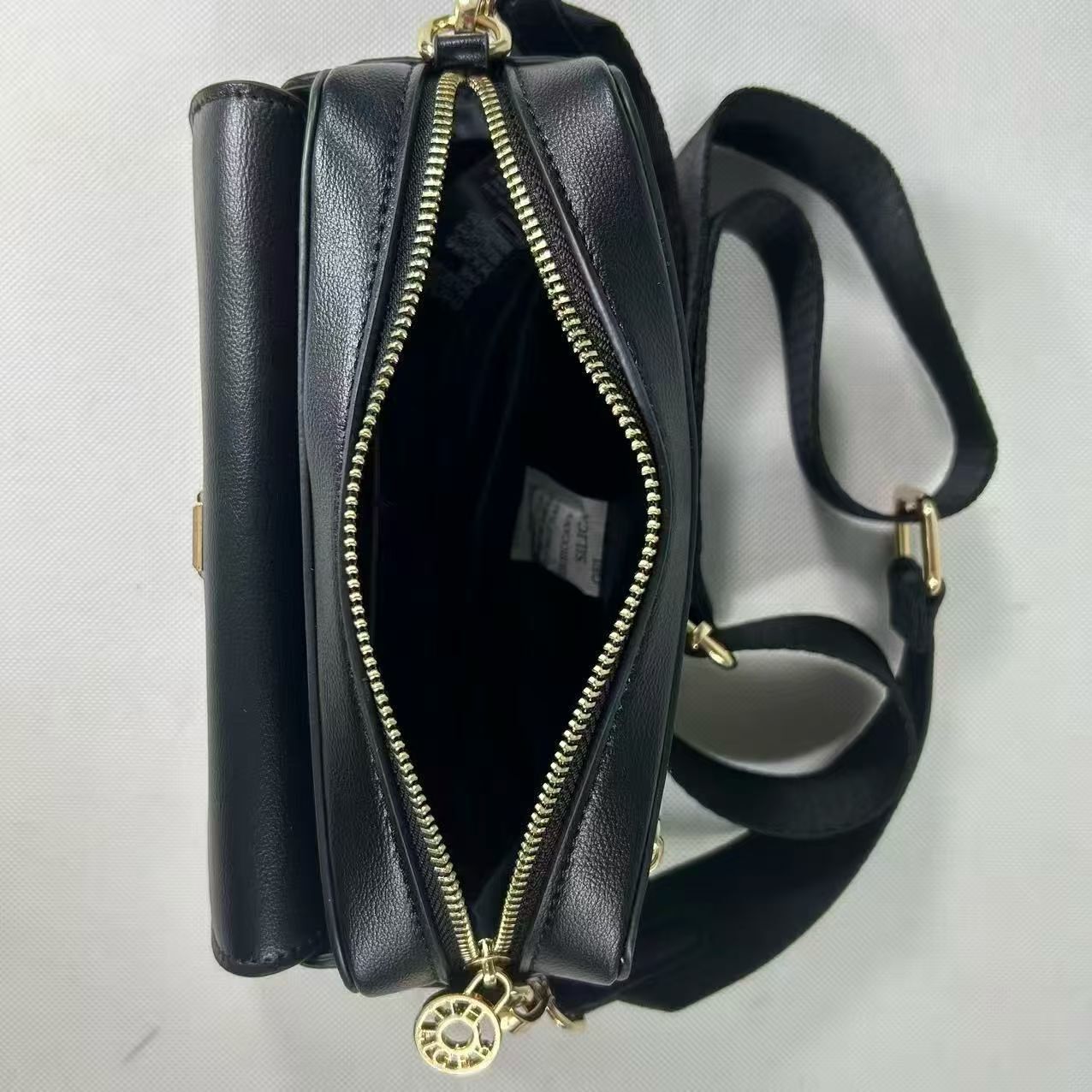 HDA8487 TOMMY handbag gallery