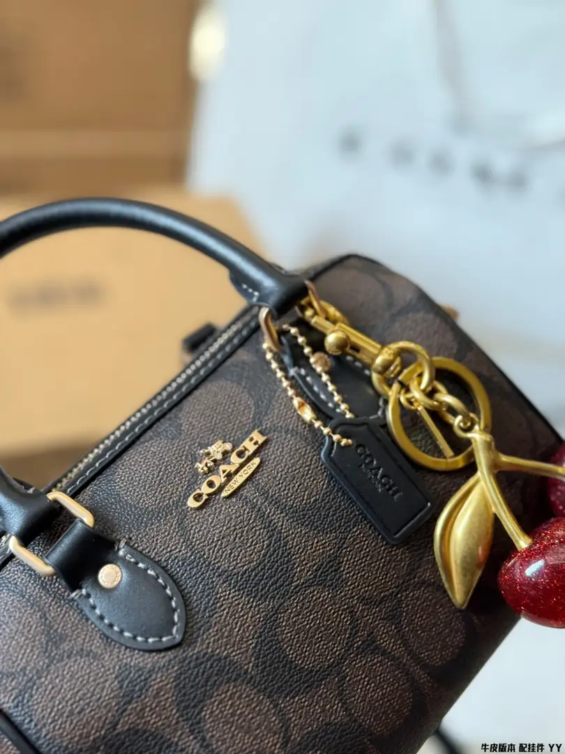 9077-59.9$-coach gallery